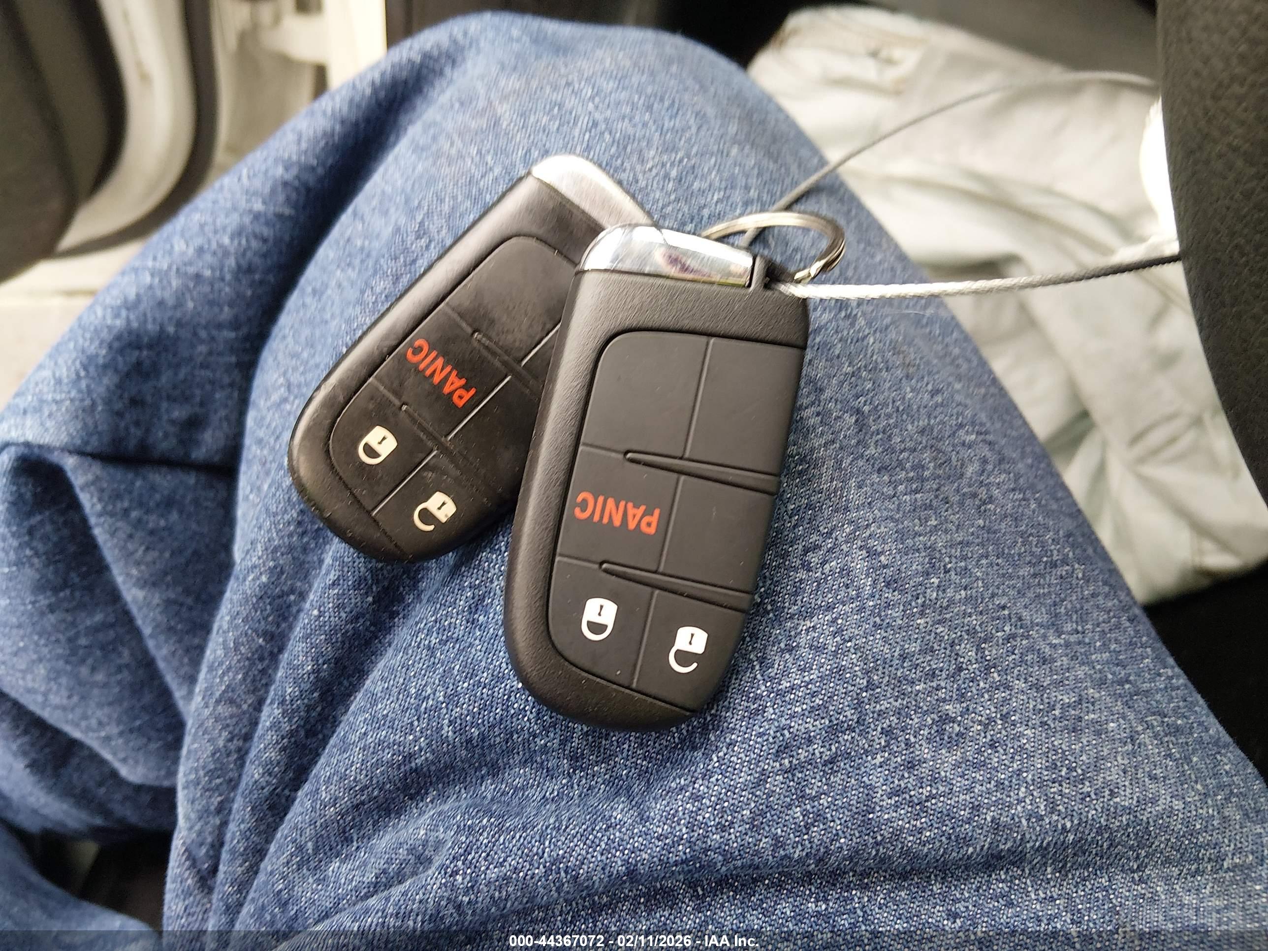JEEP RENEGADE image 11