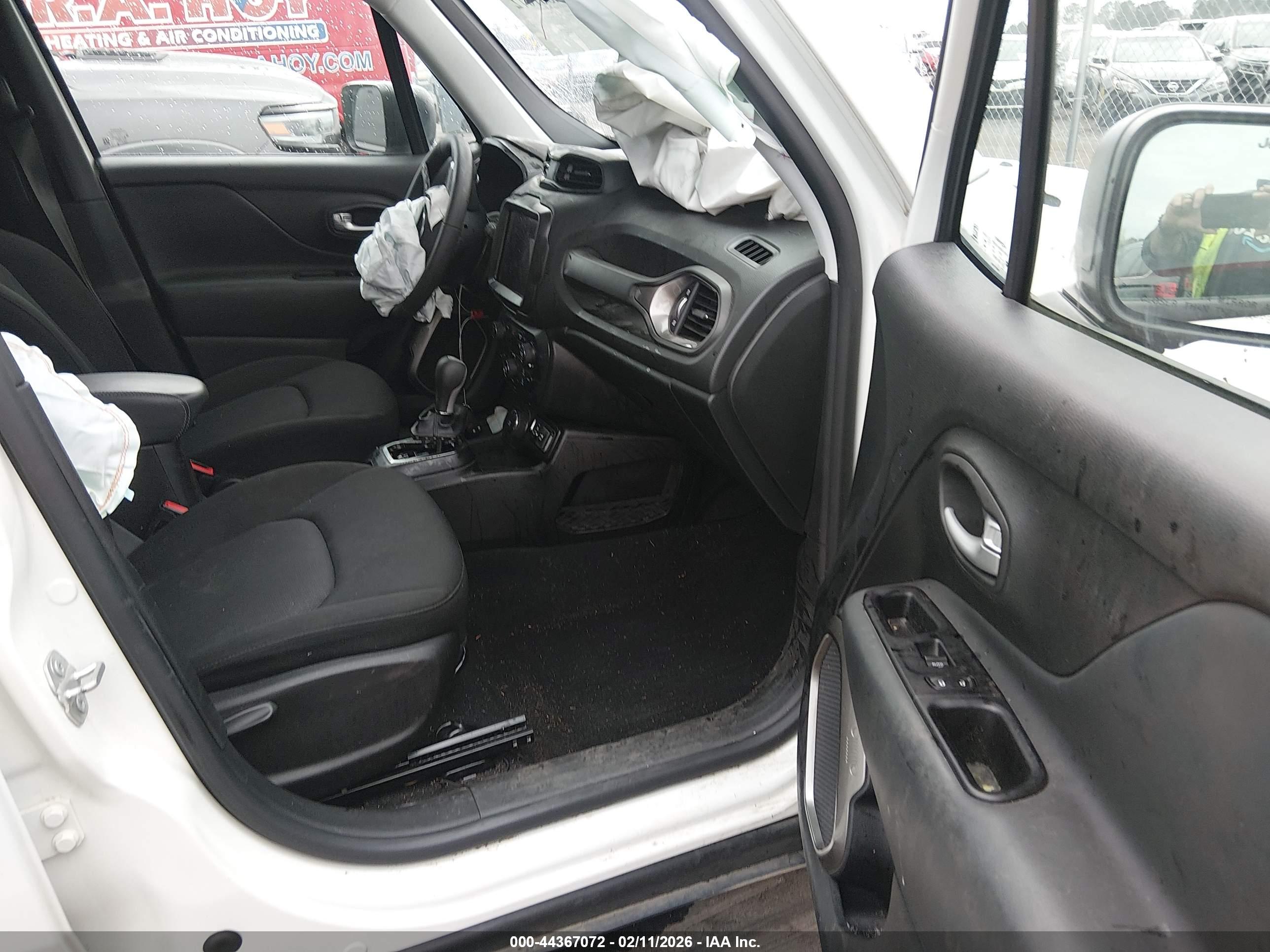 JEEP RENEGADE image 5