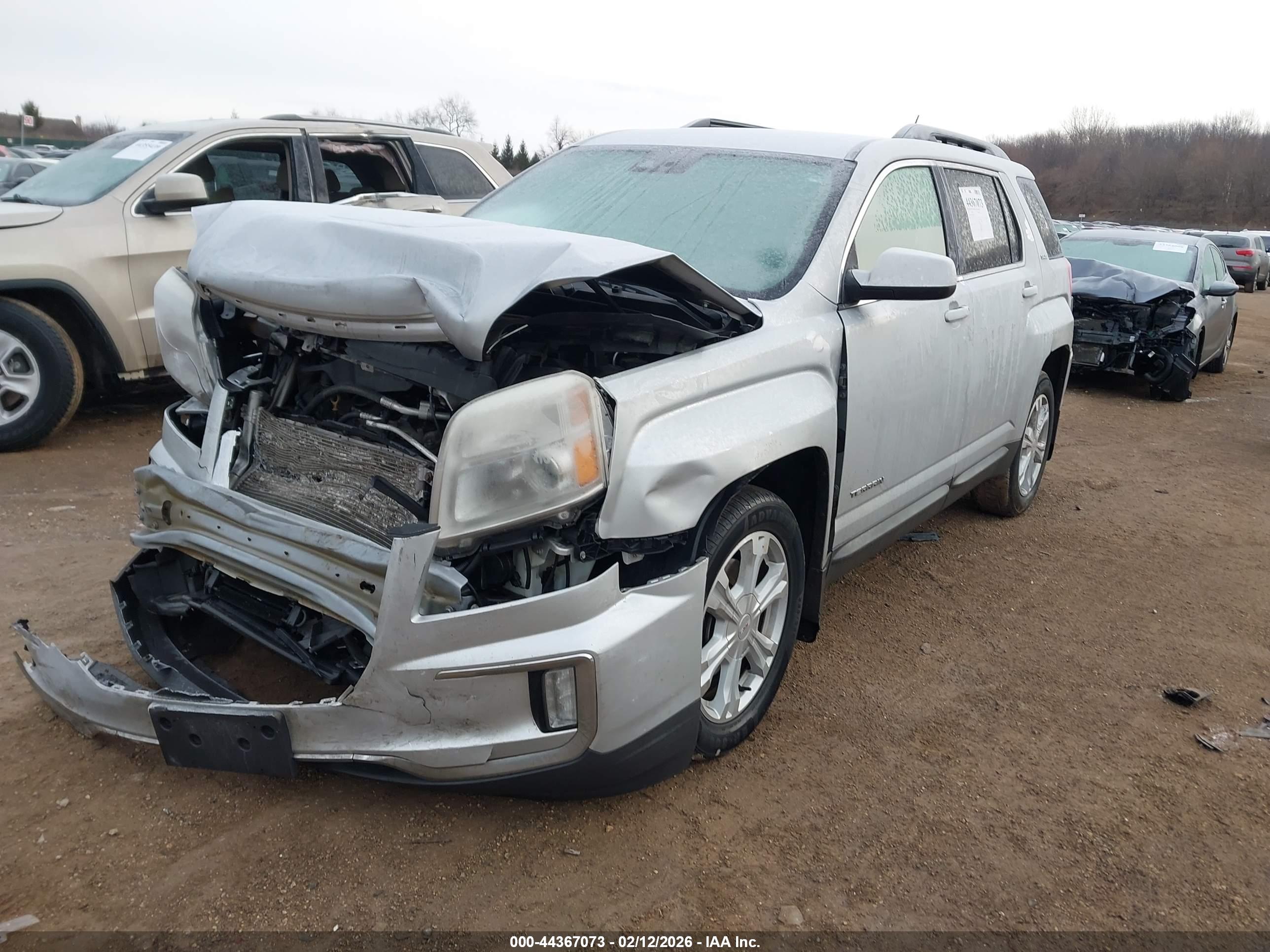 GMC TERRAIN image 2
