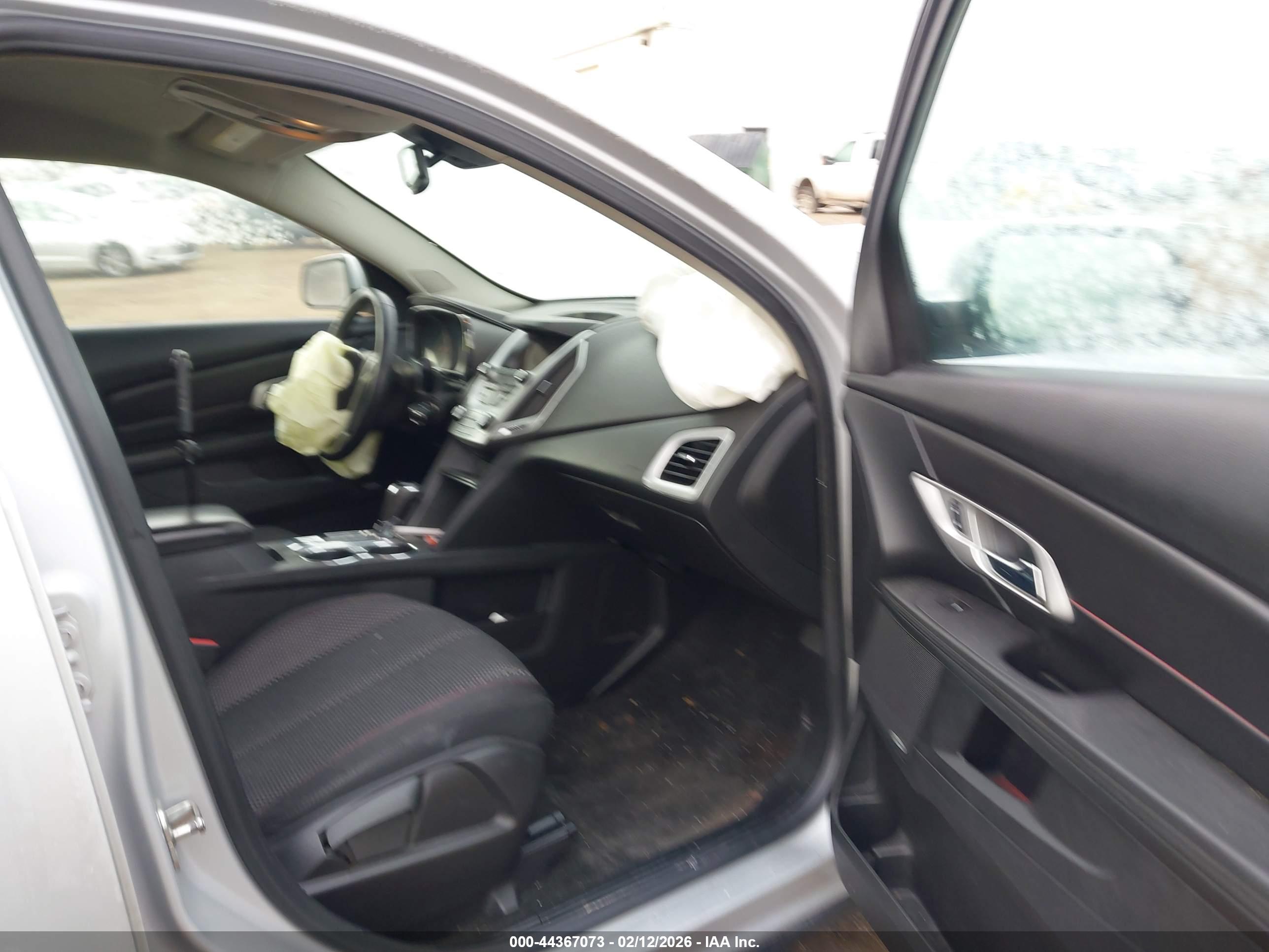GMC TERRAIN image 5