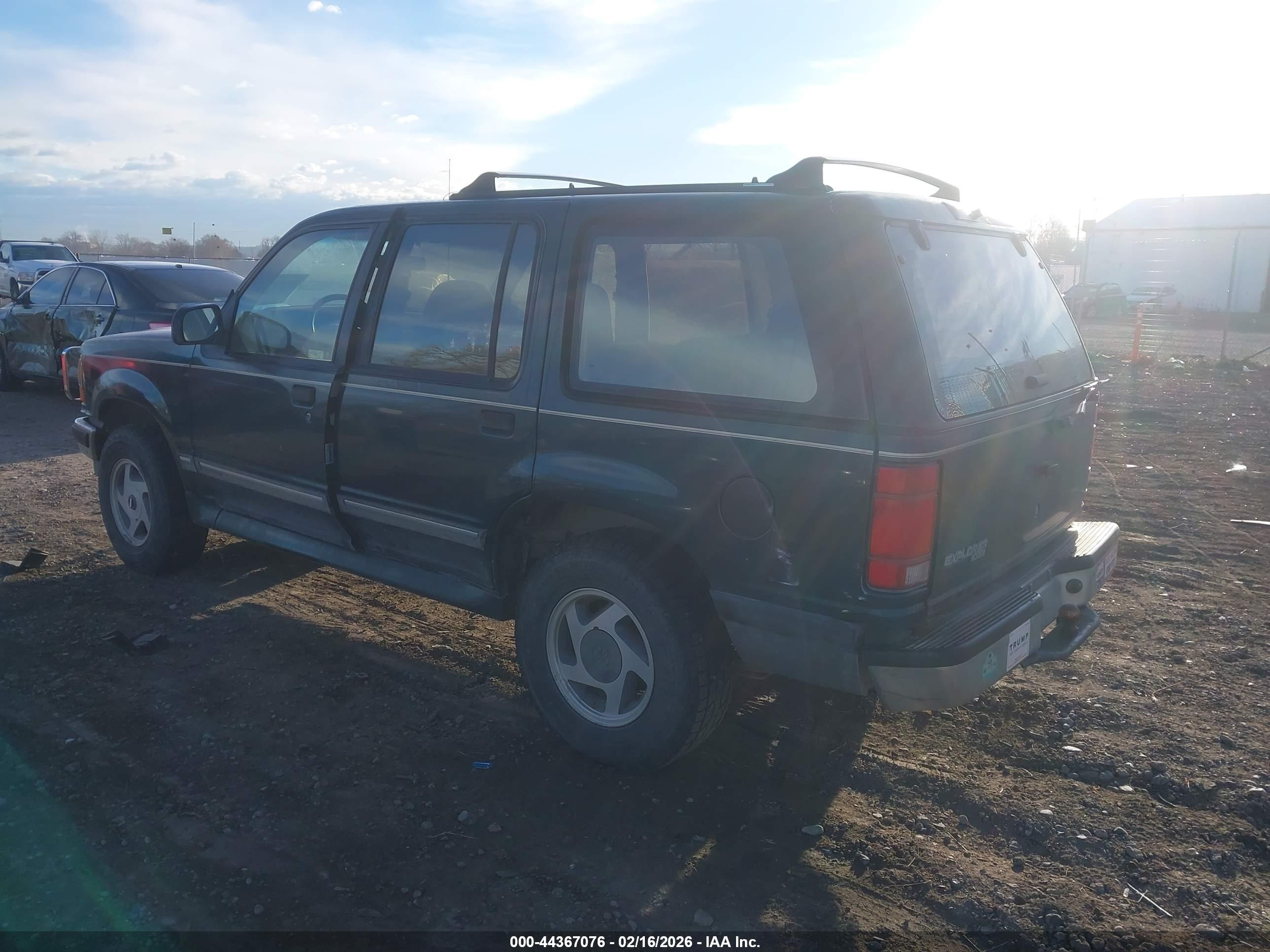 FORD EXPLORER image 3