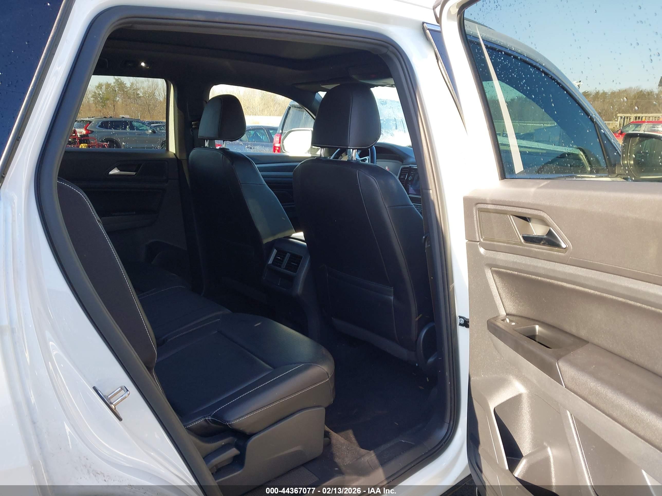 VOLKSWAGEN ATLAS image 8