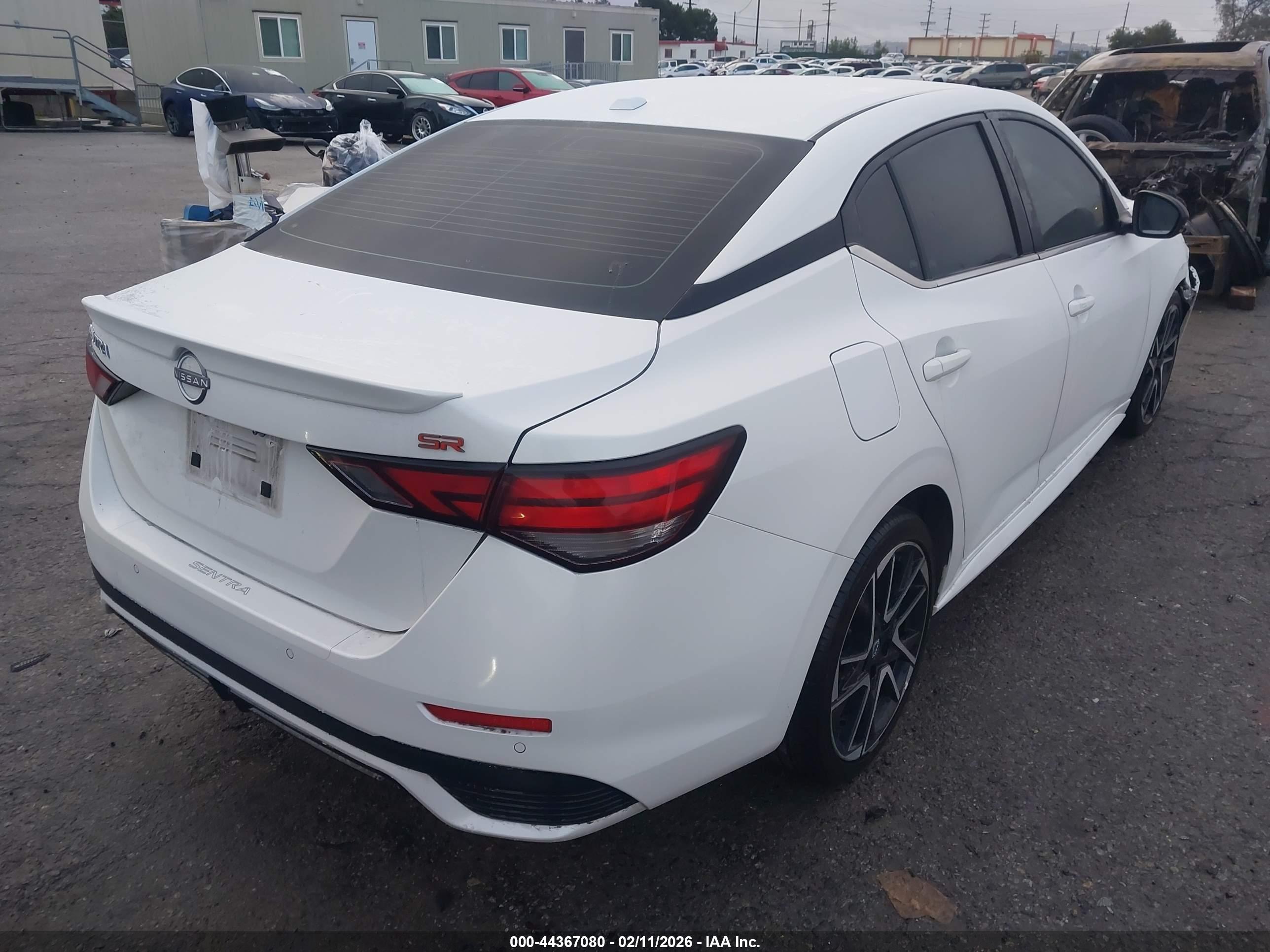 NISSAN SENTRA image 4
