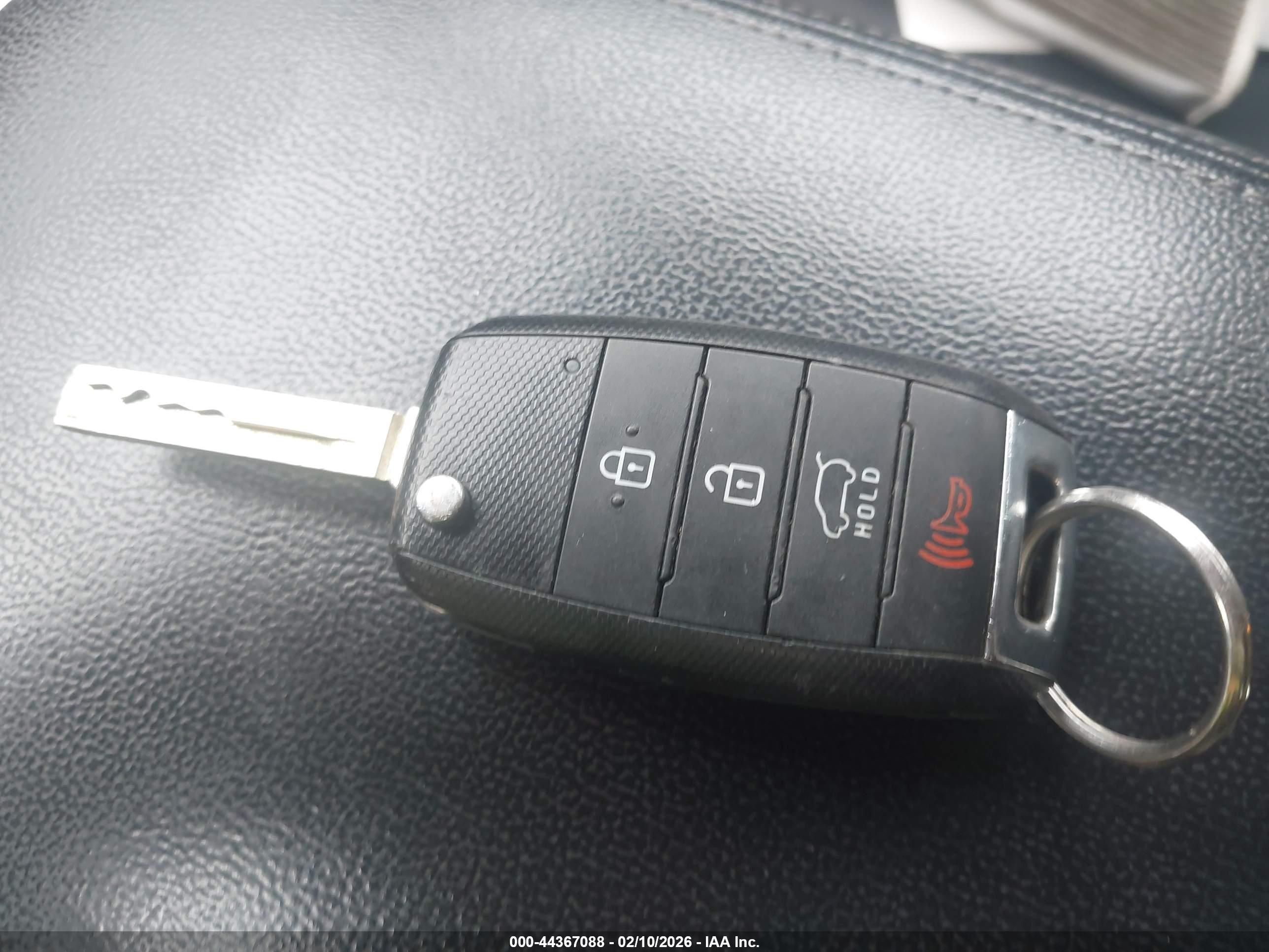 KIA SORENTO image 11