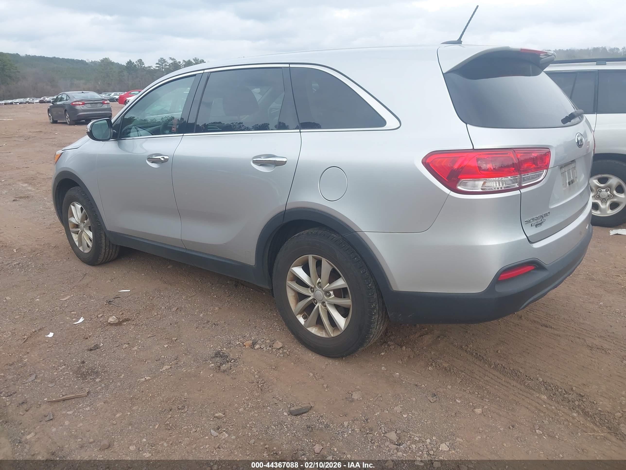 KIA SORENTO image 3