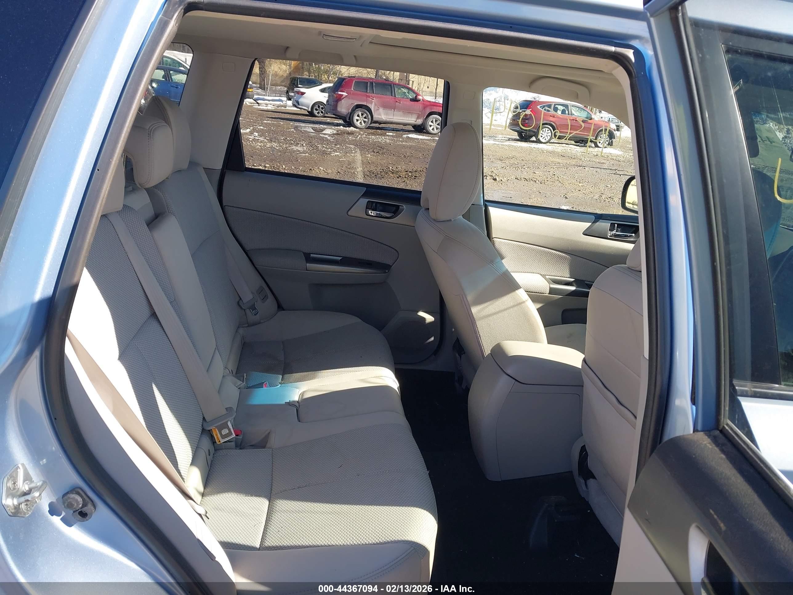 SUBARU FORESTER image 8