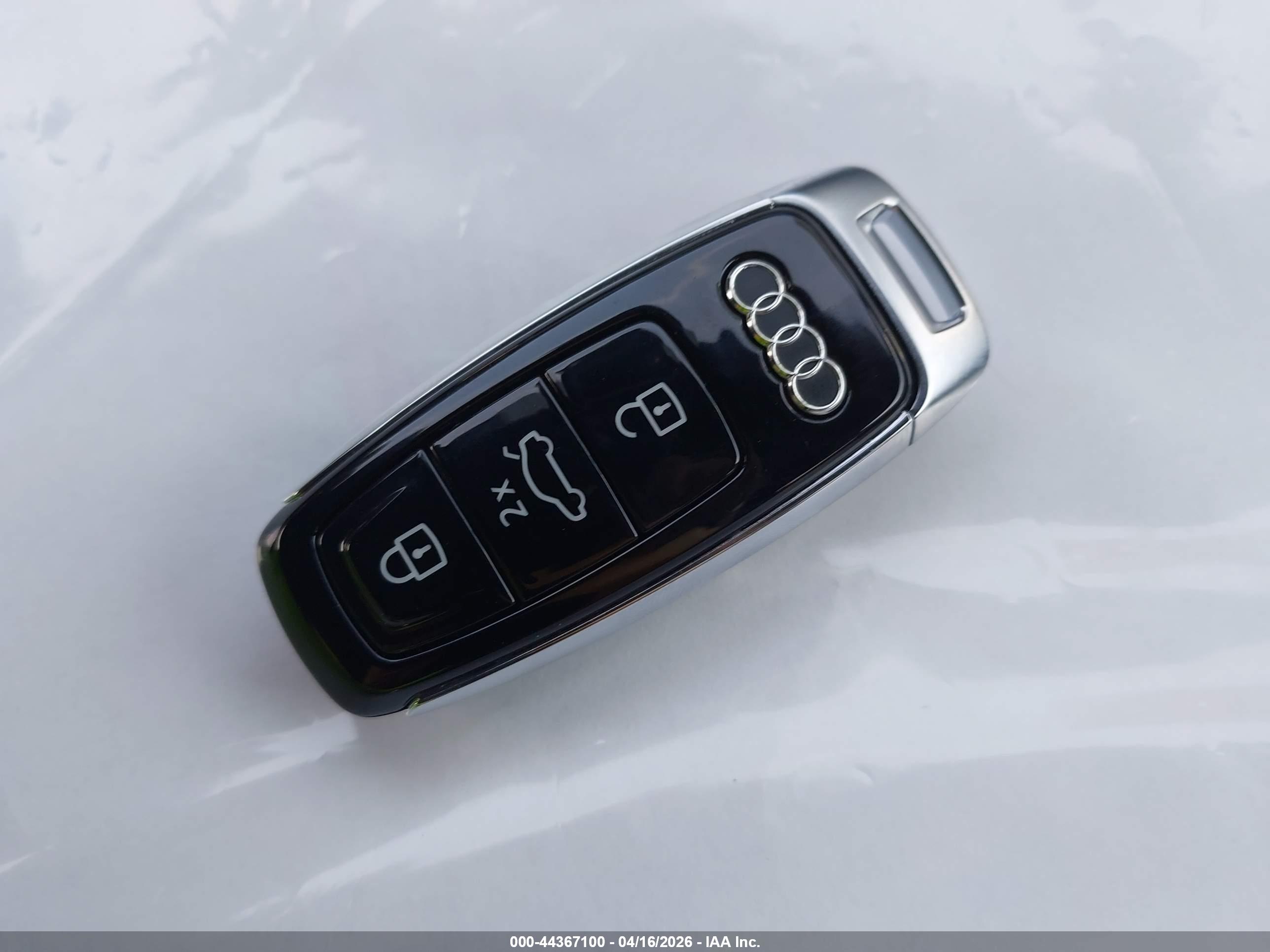 AUDI Q7 image 11