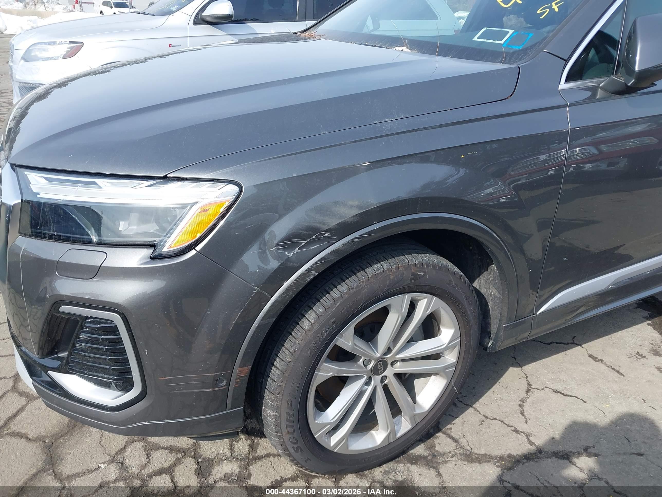 AUDI Q7 image 6