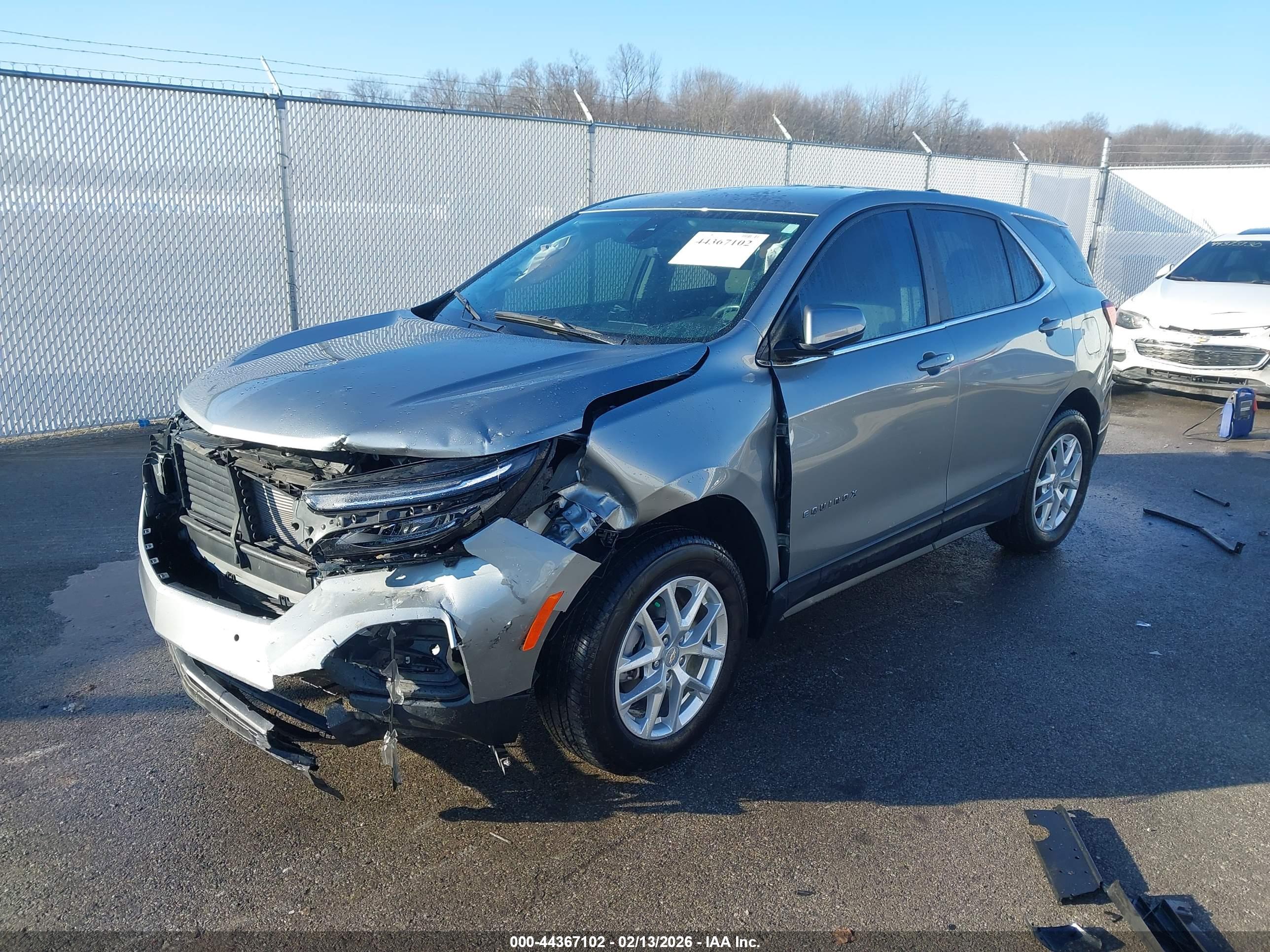 CHEVROLET EQUINOX image 2