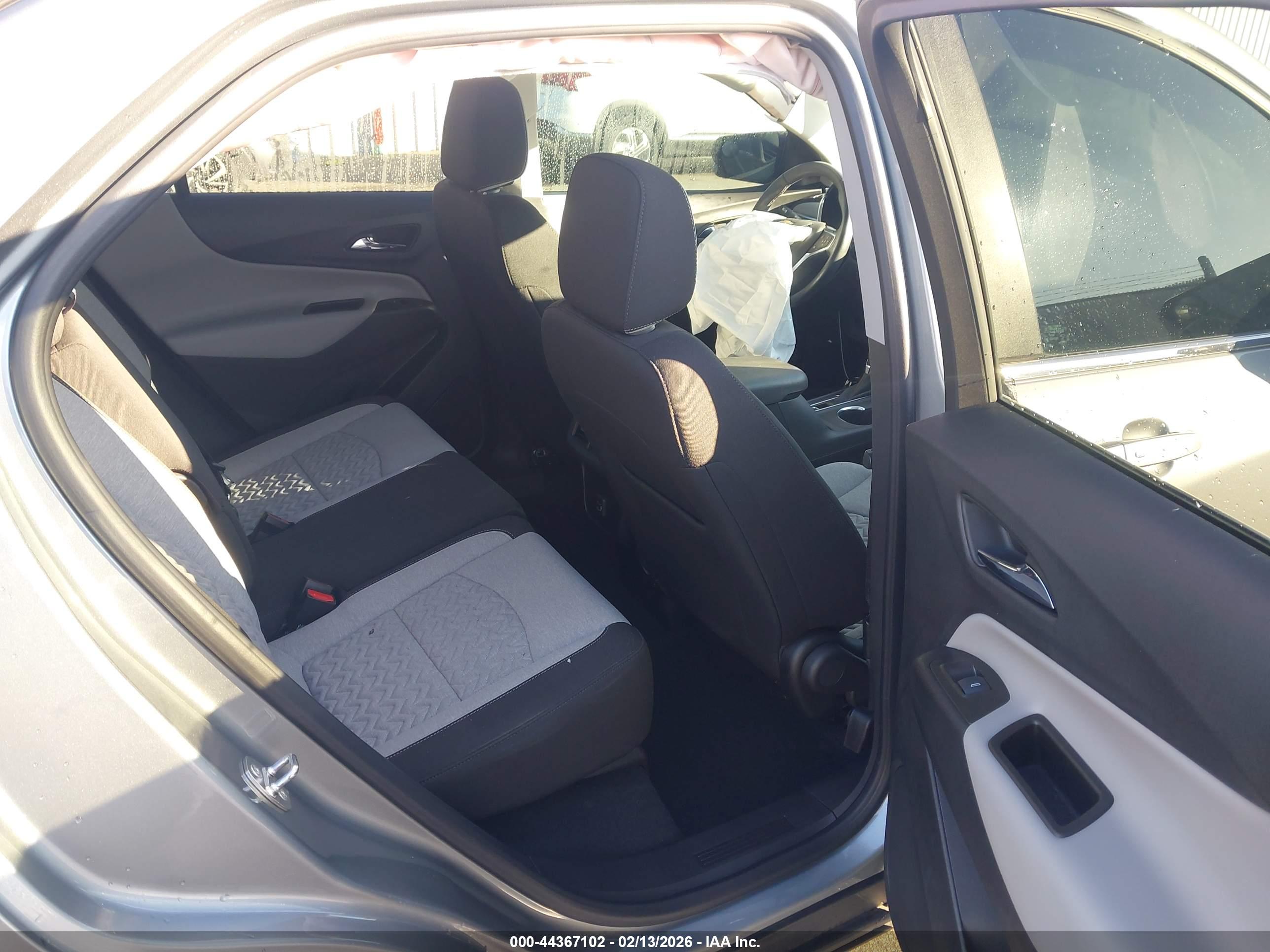 CHEVROLET EQUINOX image 8