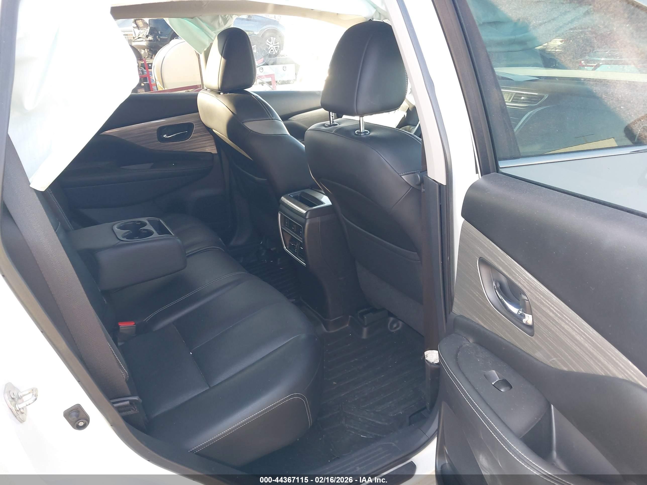 NISSAN MURANO image 8