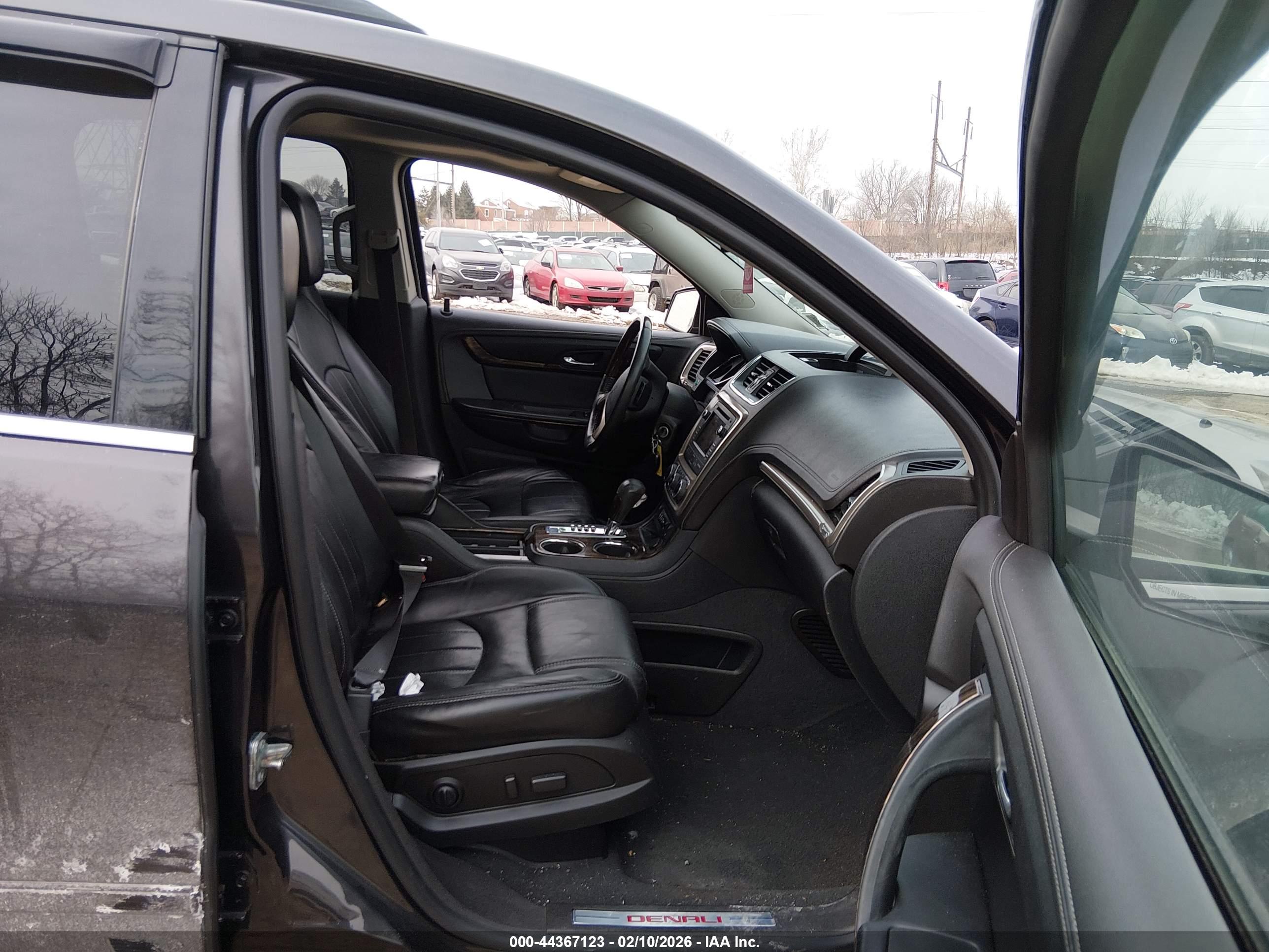 GMC ACADIA image 5