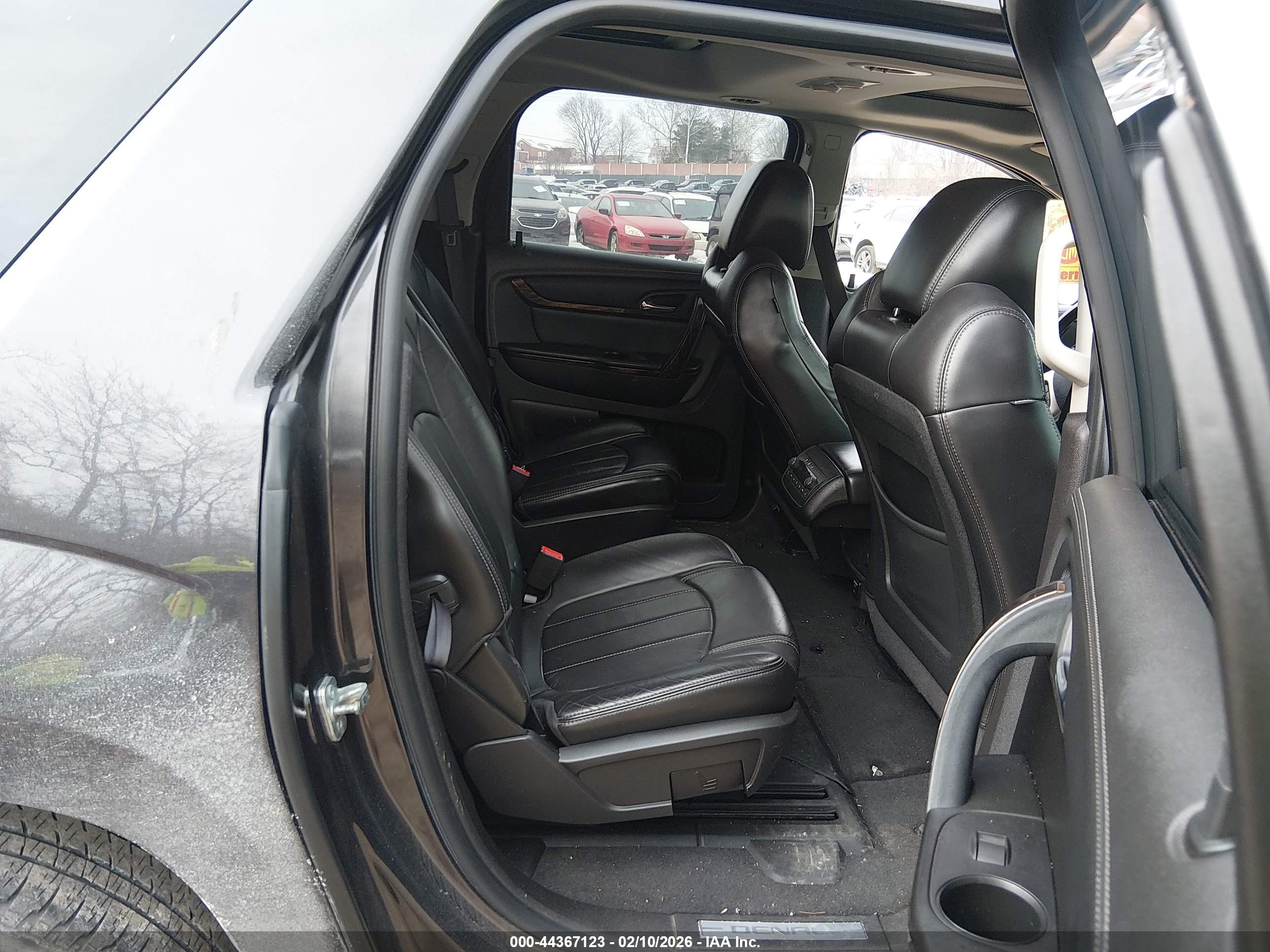 GMC ACADIA image 8