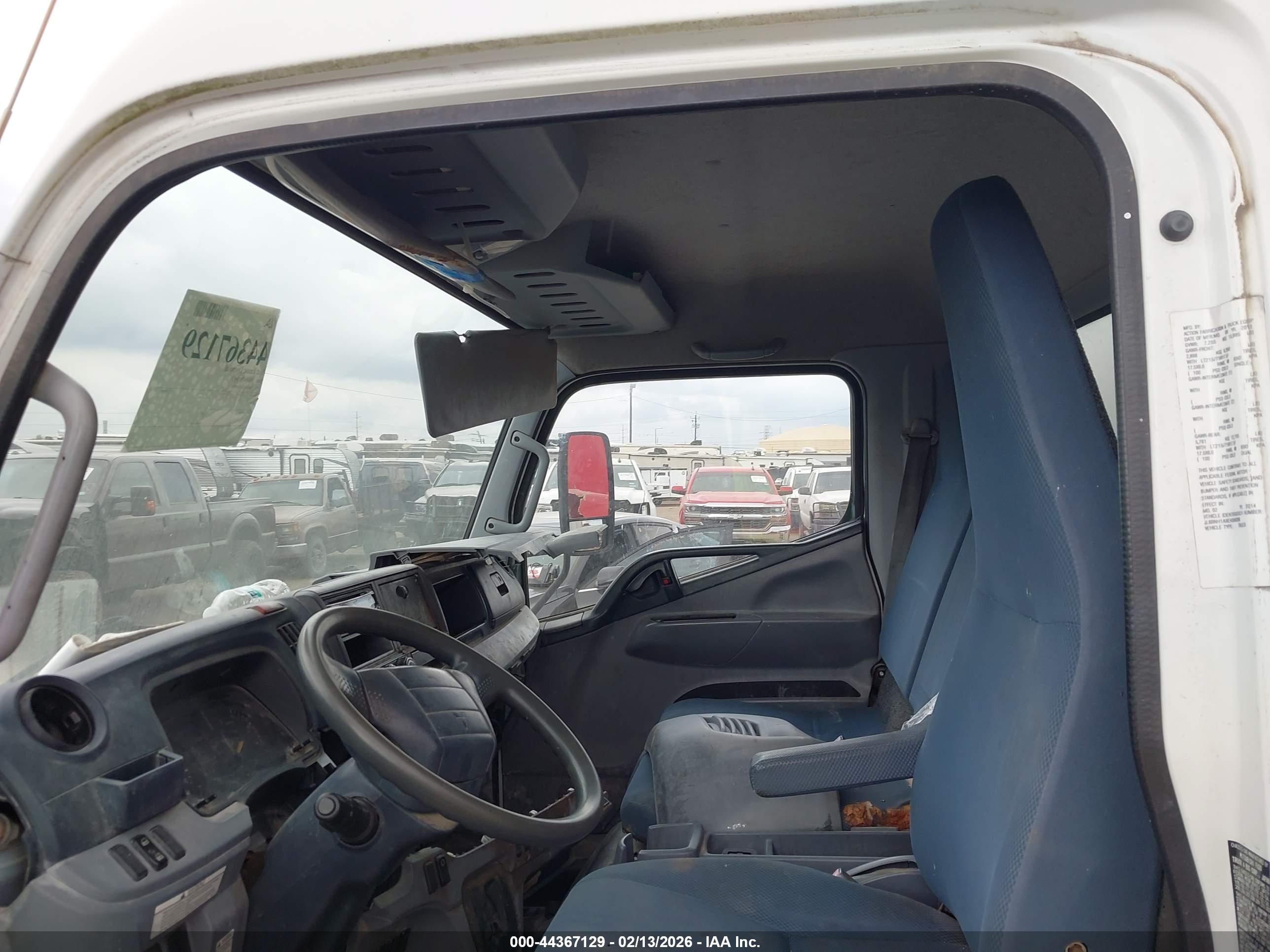 MITSUBISHI FUSO image 7