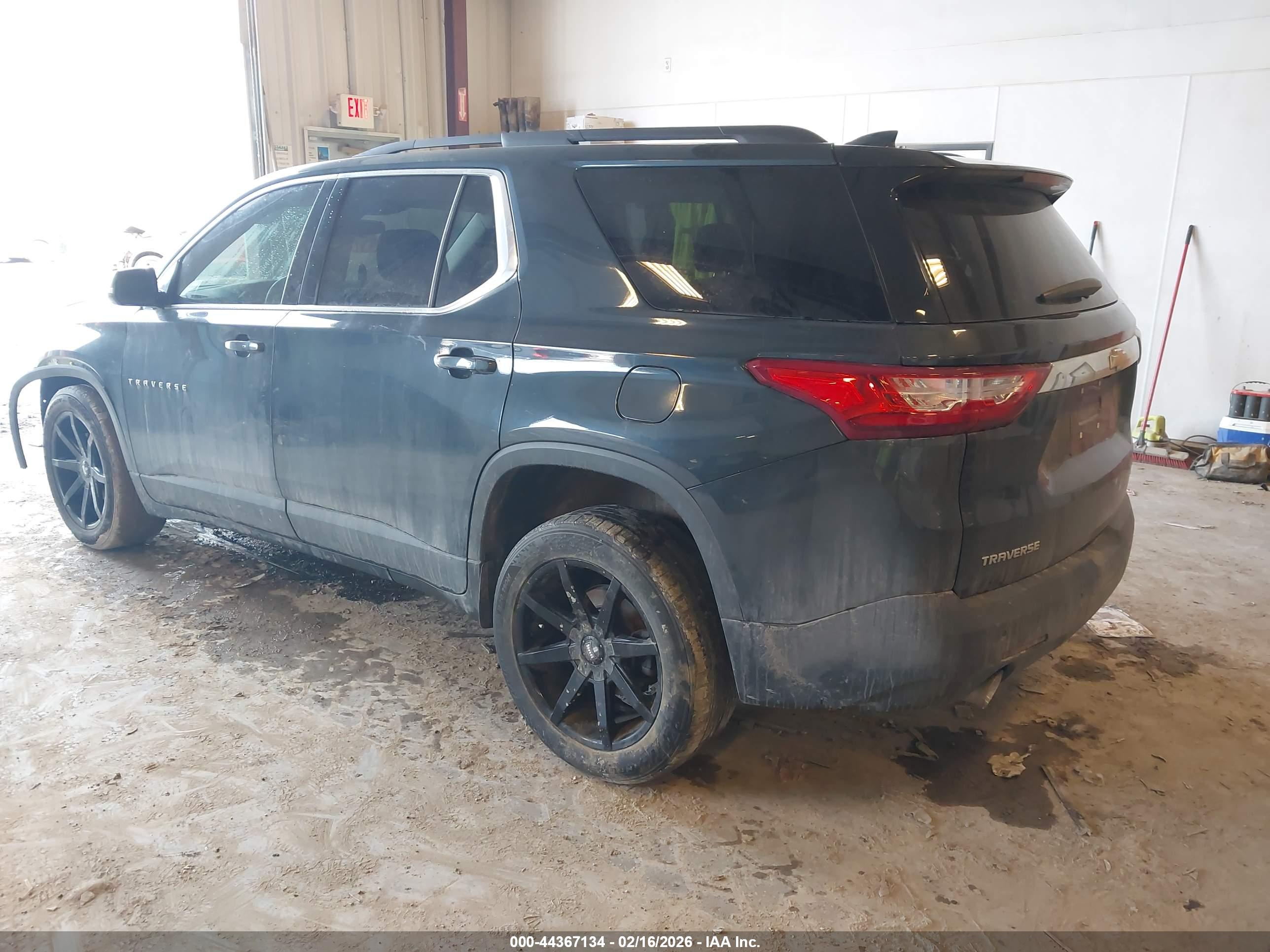 CHEVROLET TRAVERSE image 3