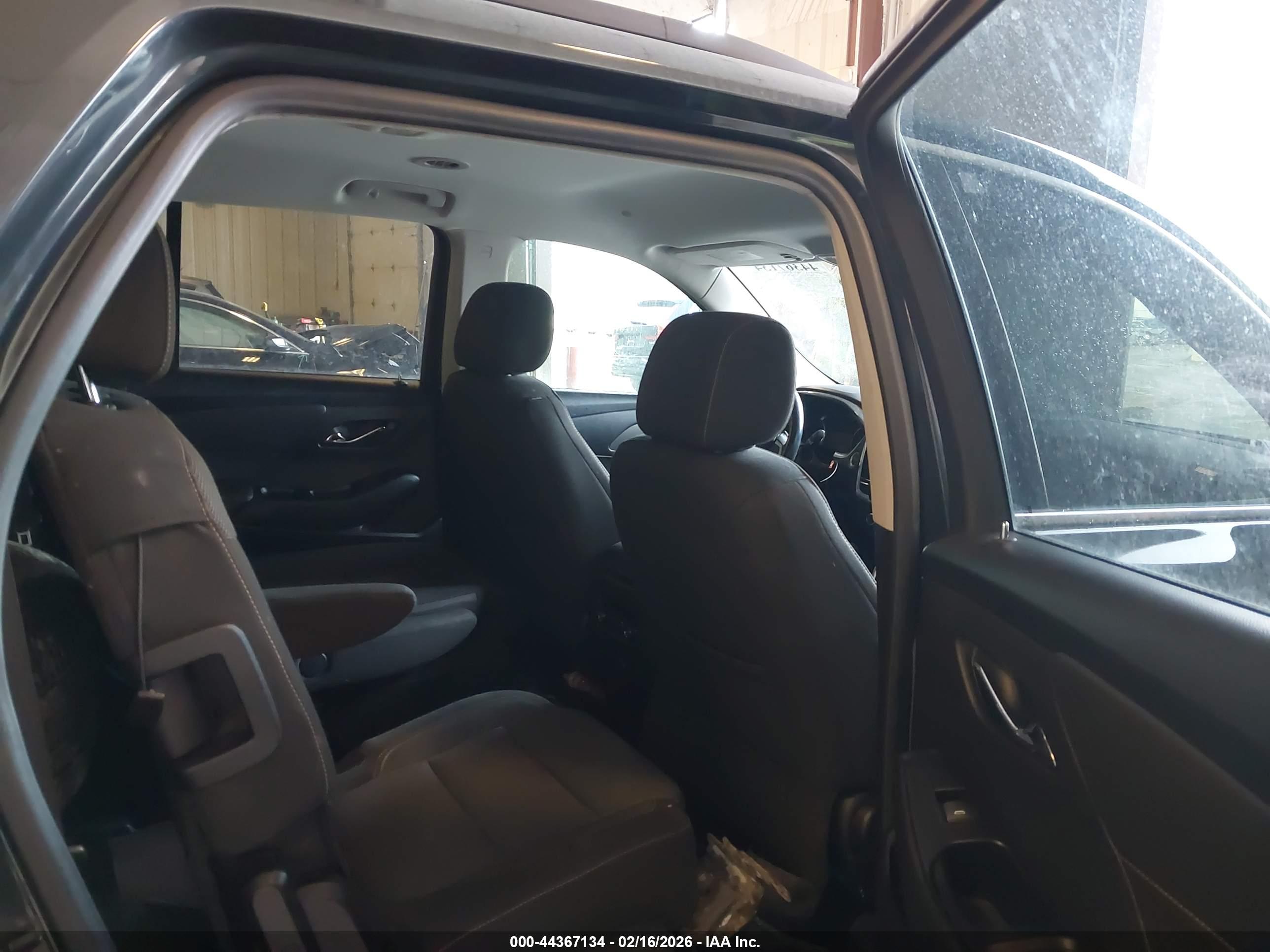 CHEVROLET TRAVERSE image 8