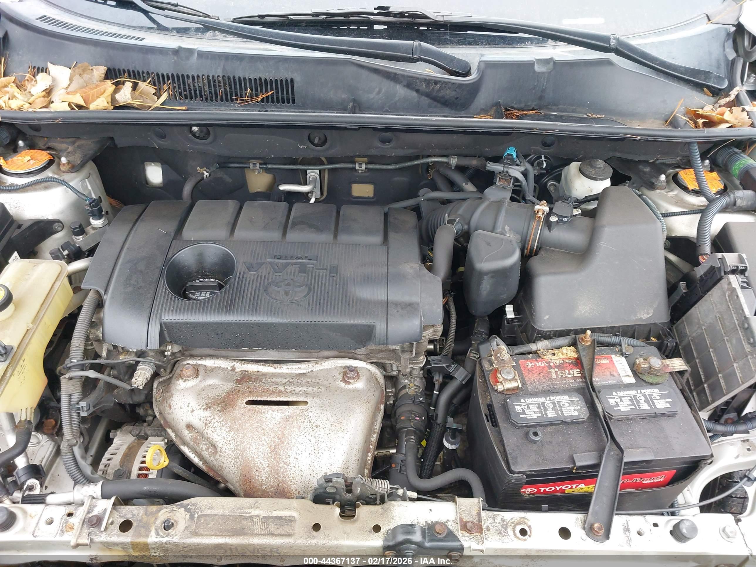 TOYOTA RAV4 image 10