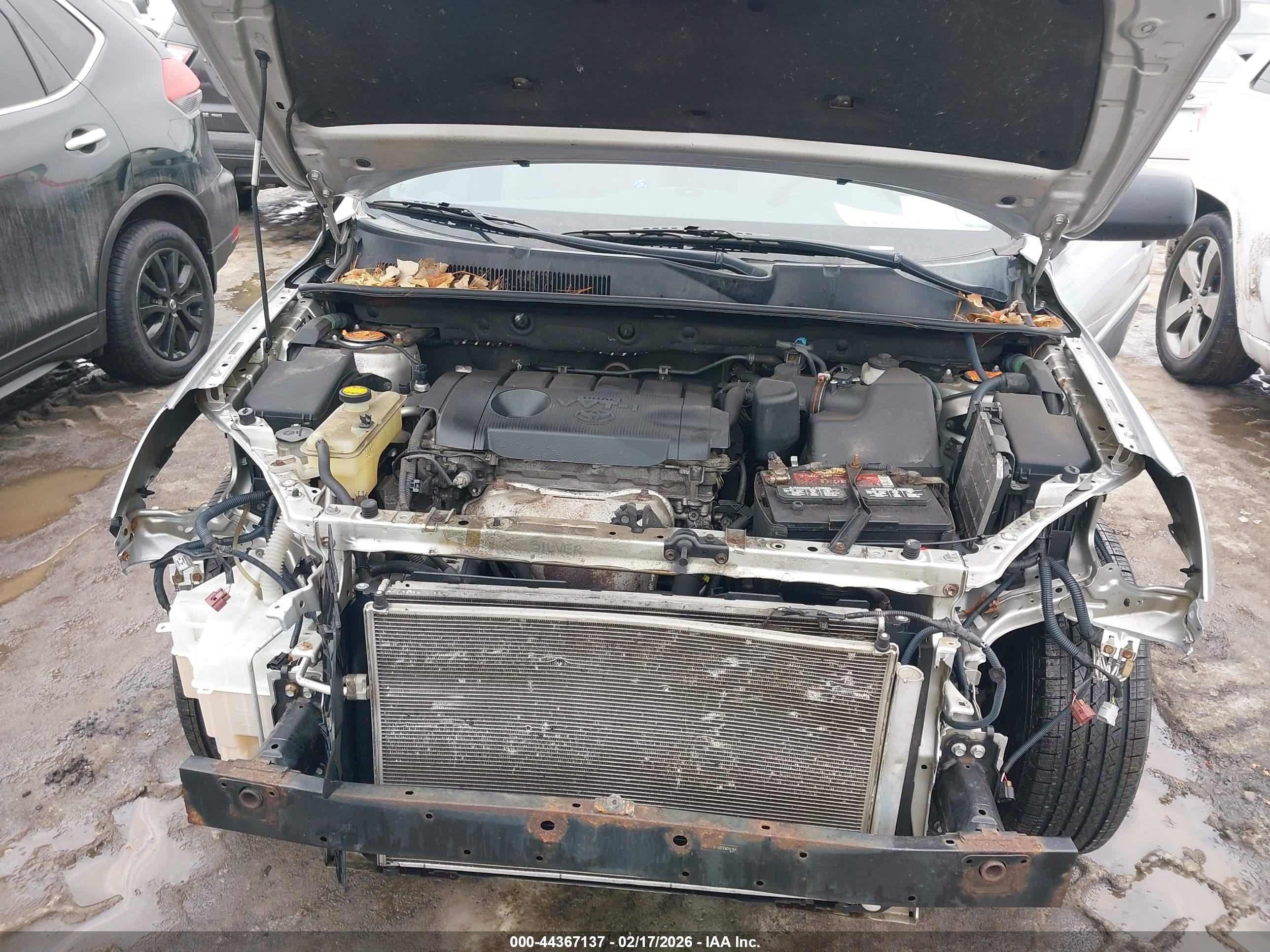 TOYOTA RAV4 image 6