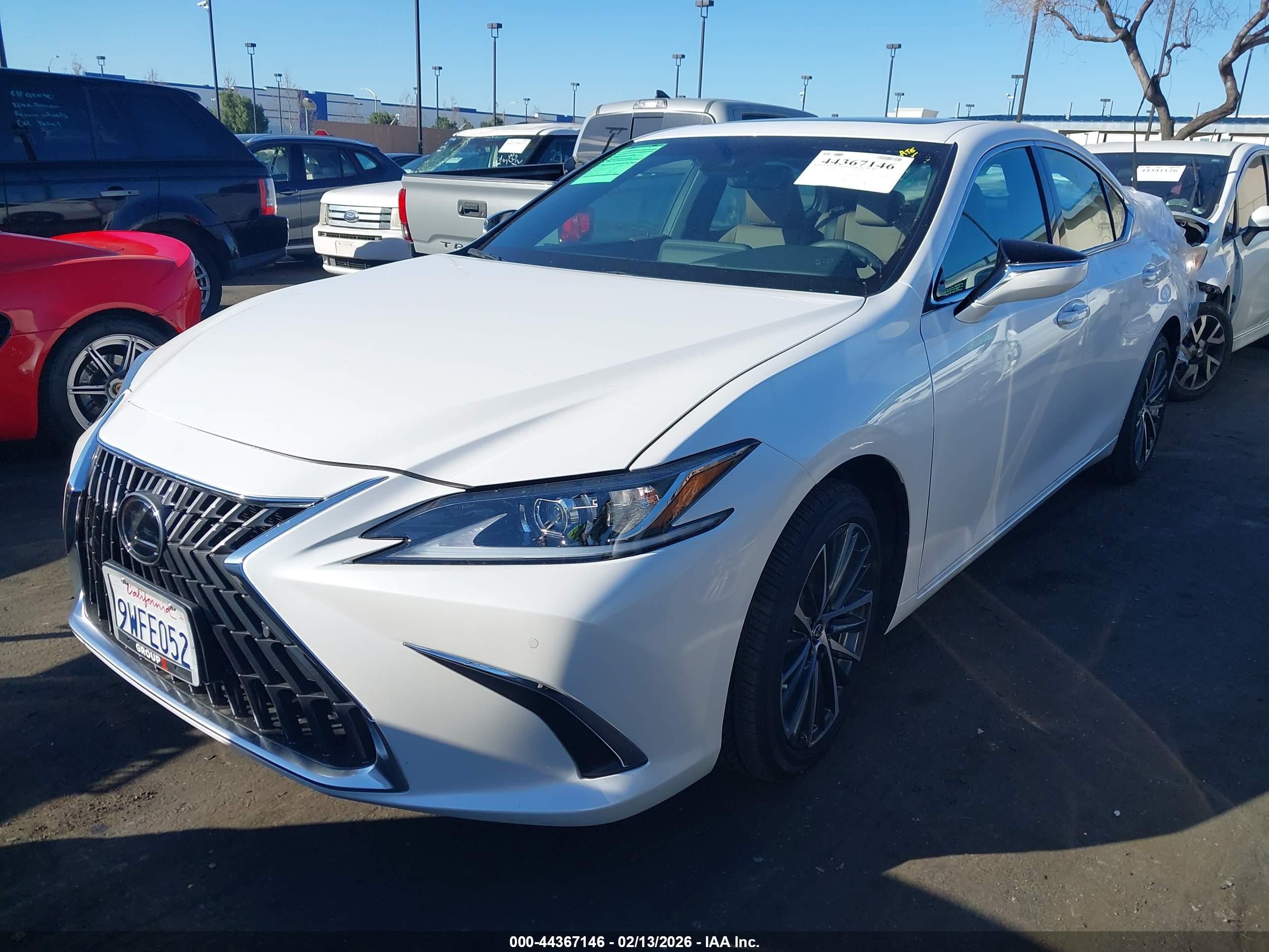 LEXUS ES image 2