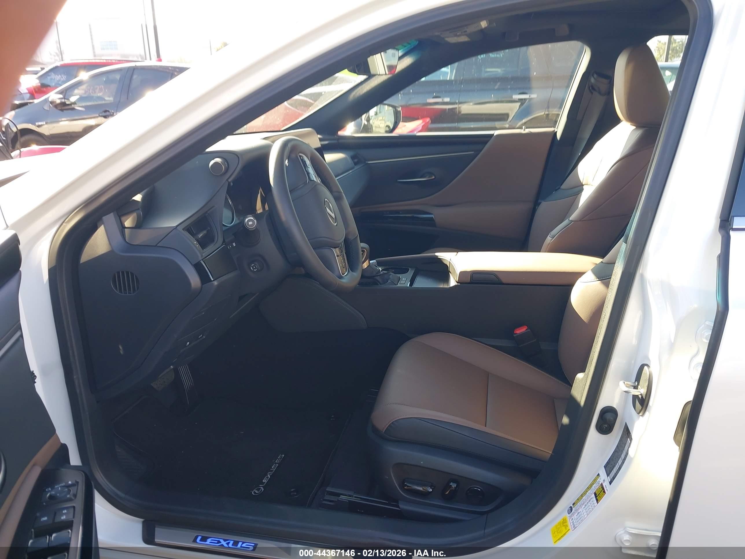 LEXUS ES image 5