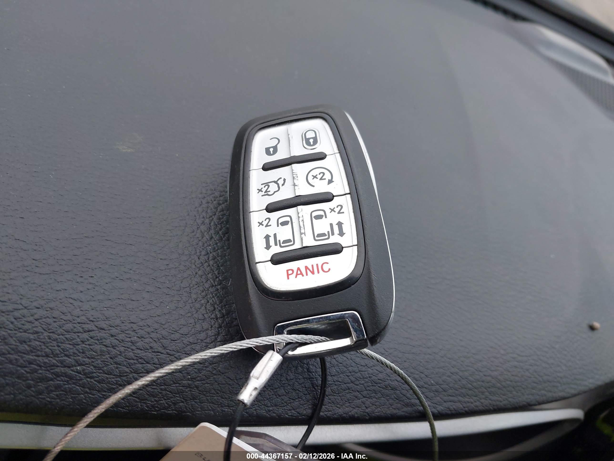 CHRYSLER PACIFICA image 11