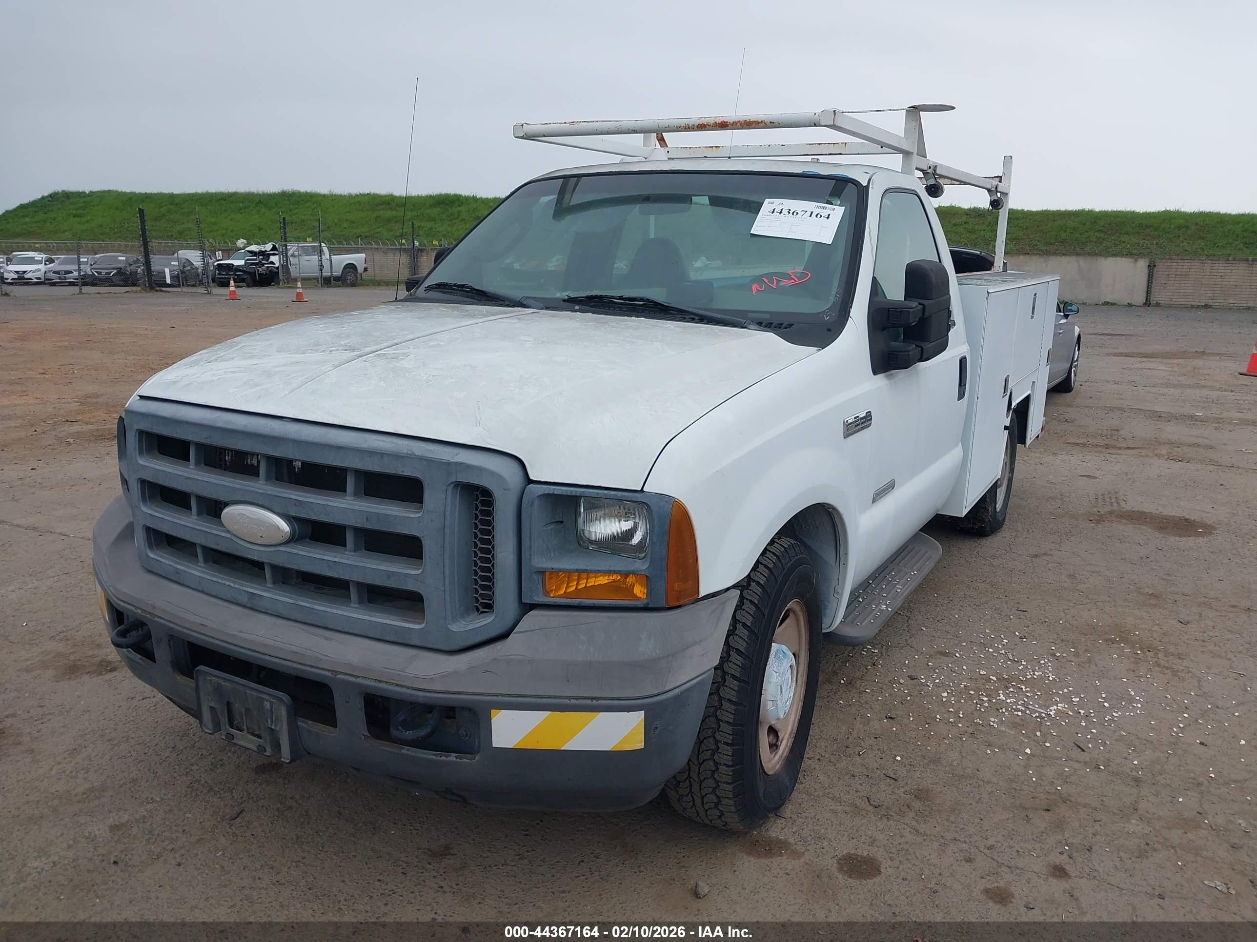 FORD F-250 image 2