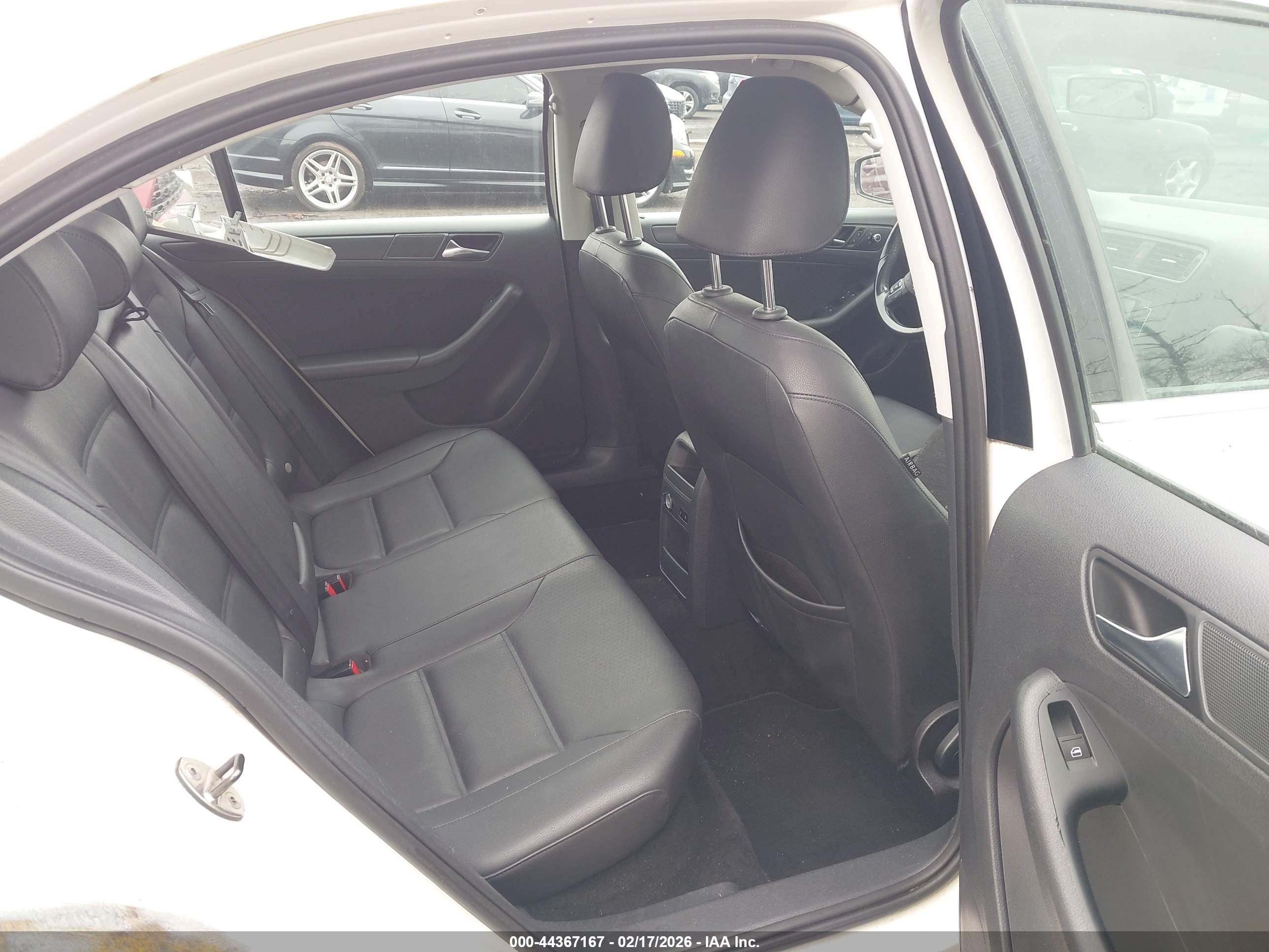 VOLKSWAGEN JETTA image 8