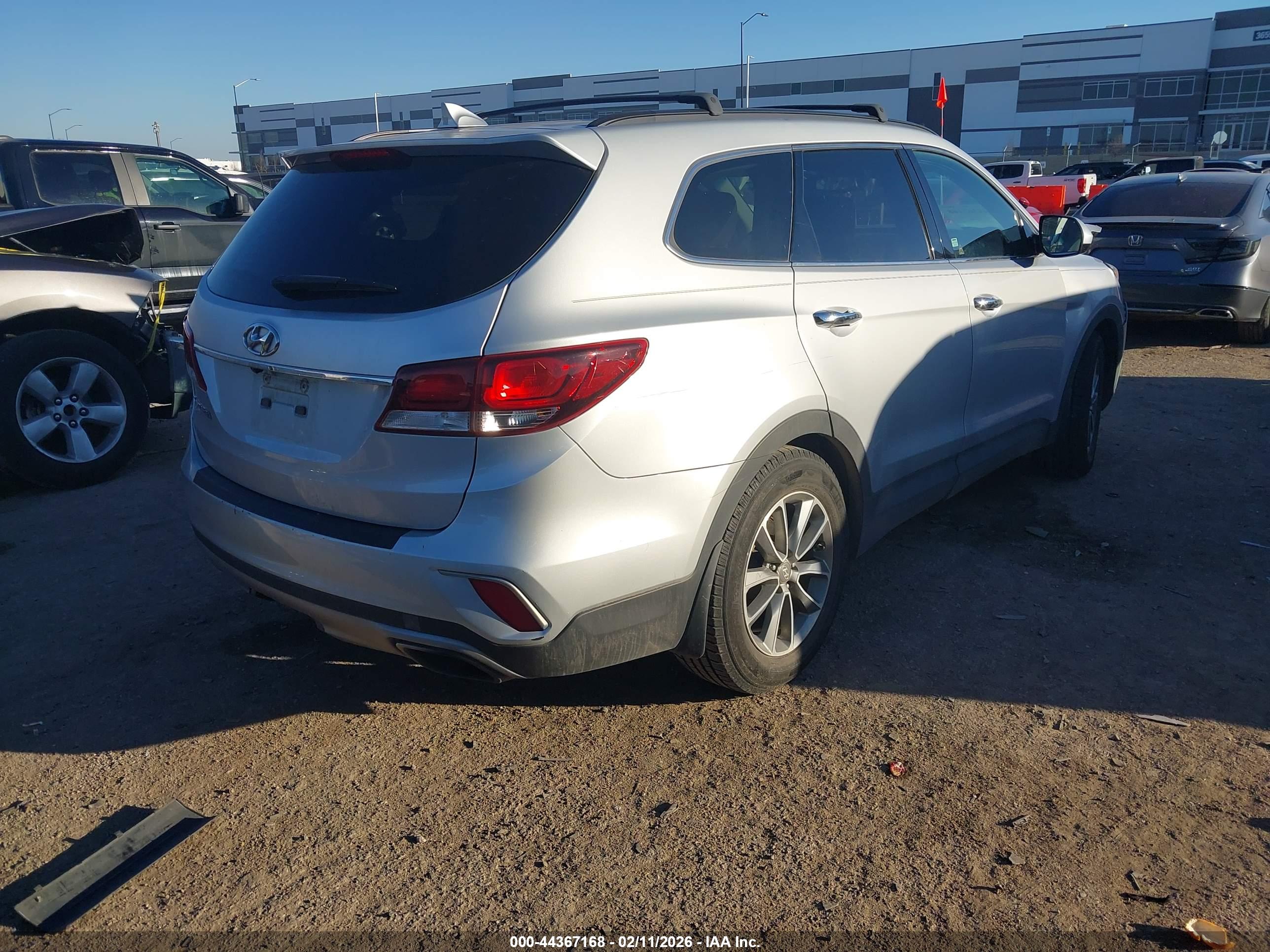 HYUNDAI SANTA image 4