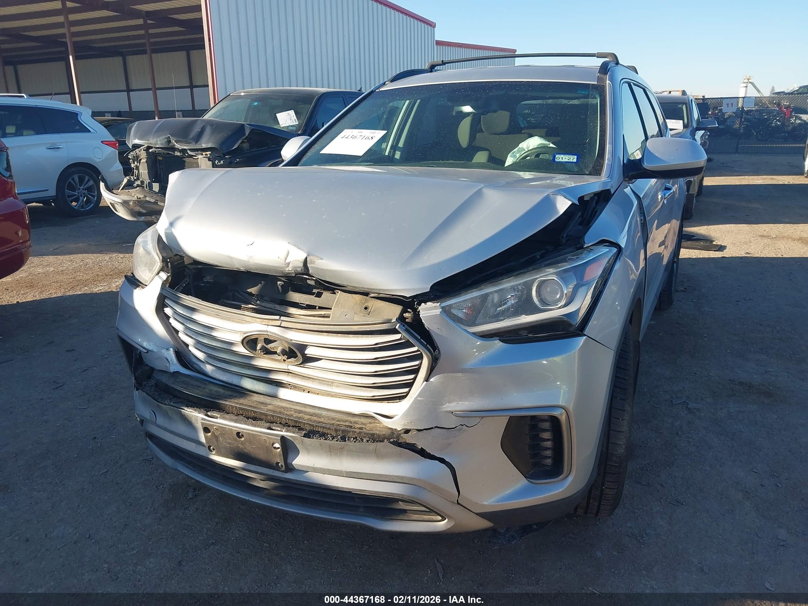 HYUNDAI SANTA image 6