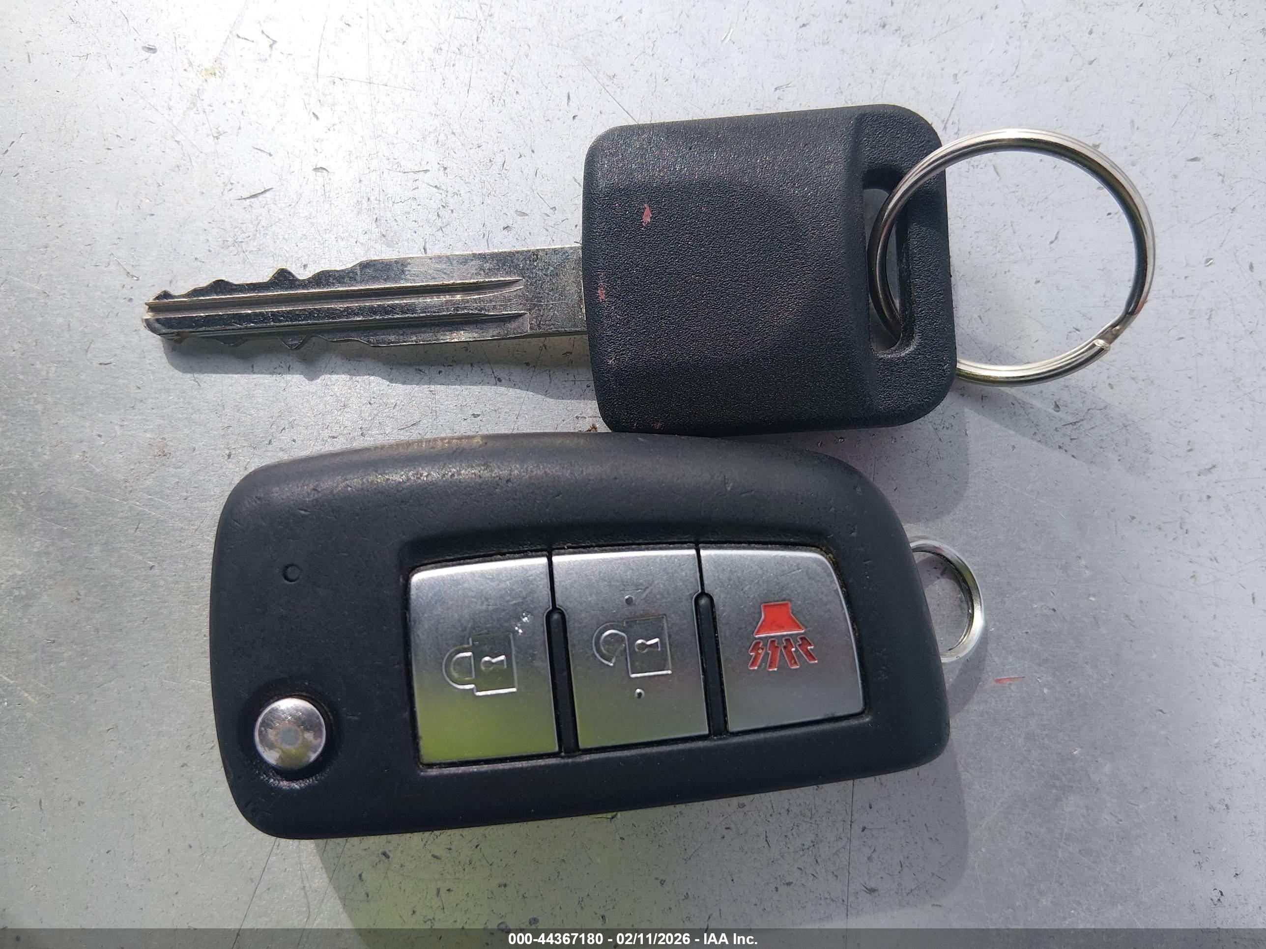 NISSAN ROGUE image 11