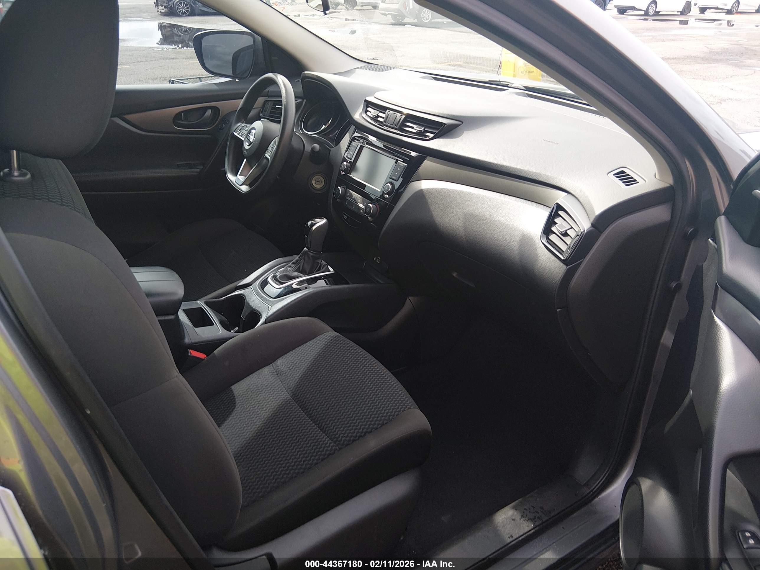NISSAN ROGUE image 5