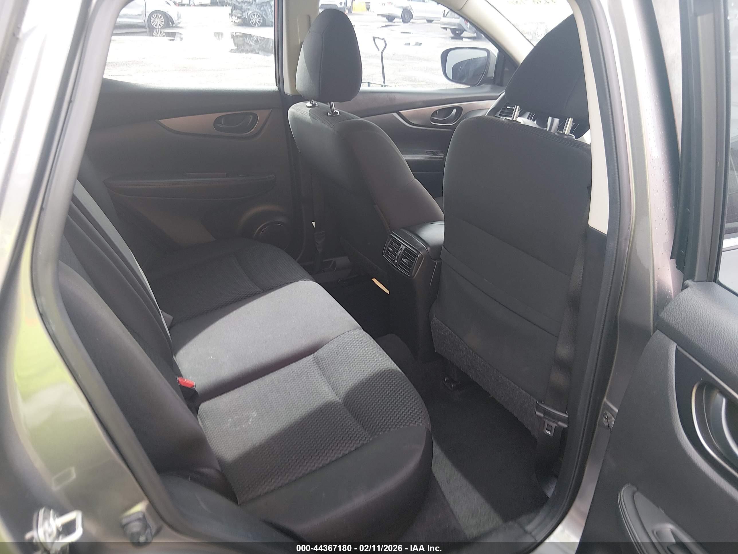 NISSAN ROGUE image 8