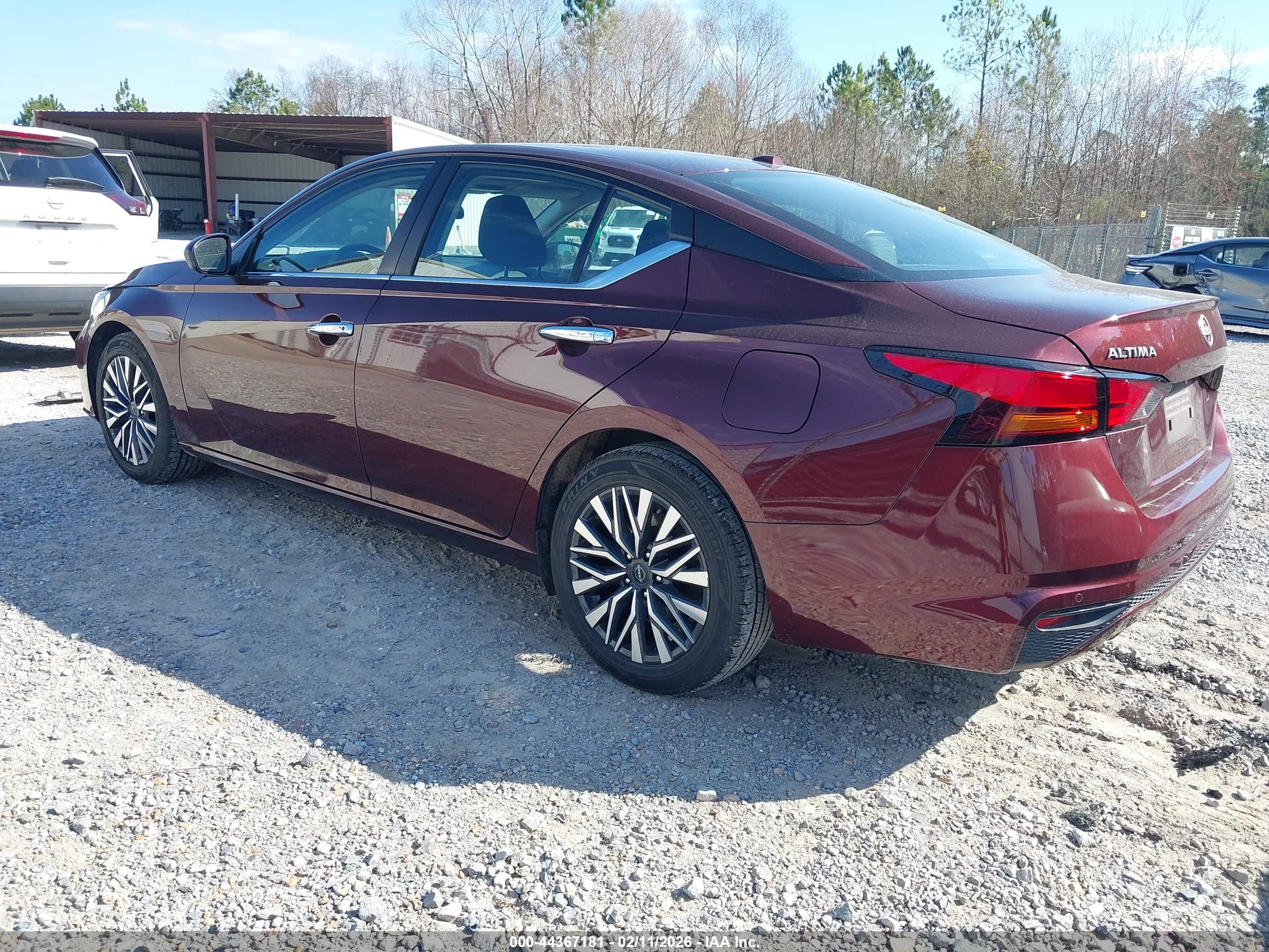 NISSAN ALTIMA image 3