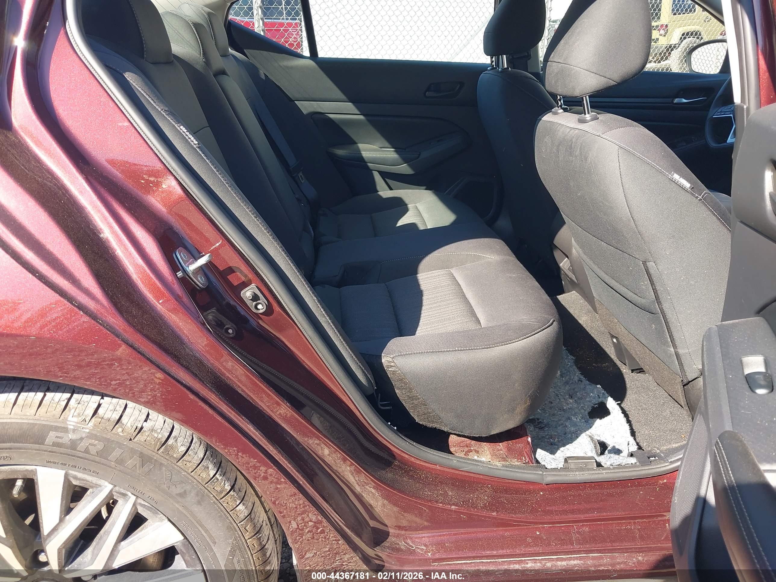 NISSAN ALTIMA image 8