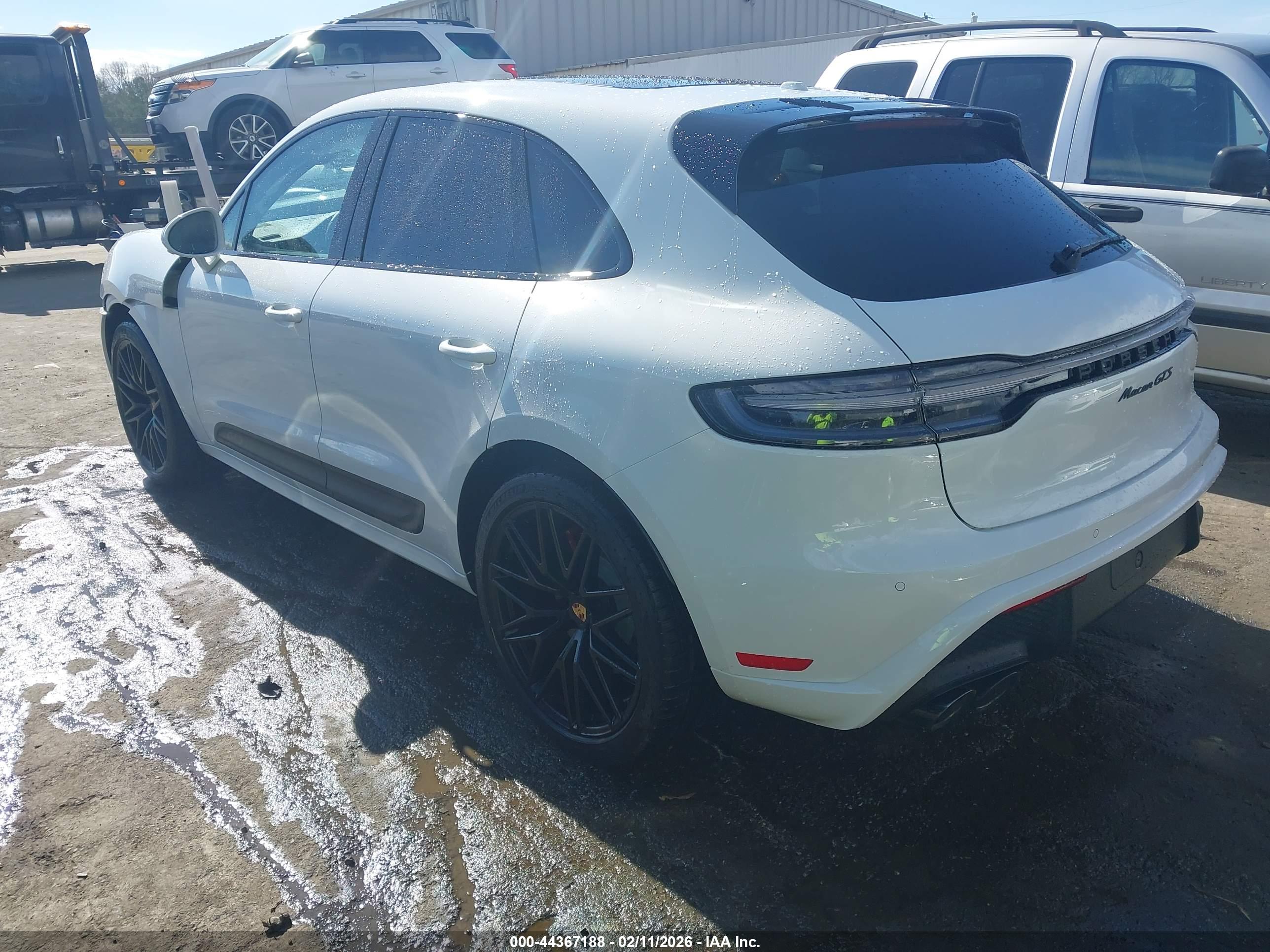 PORSCHE MACAN image 3