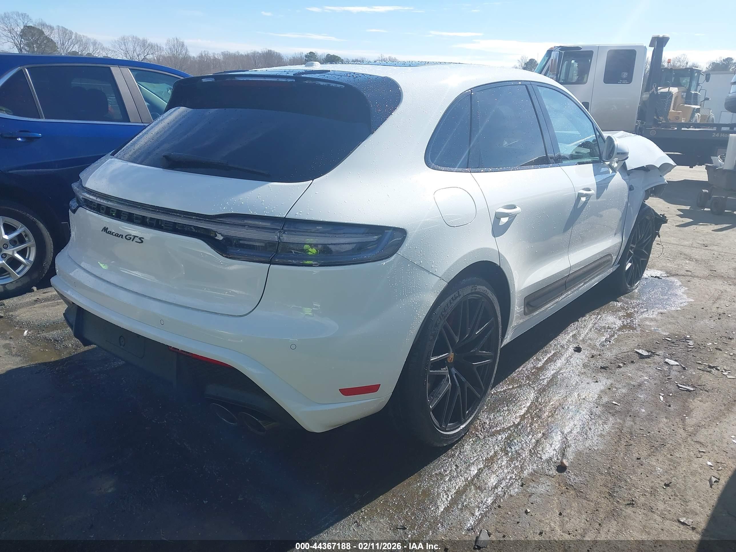 PORSCHE MACAN image 4
