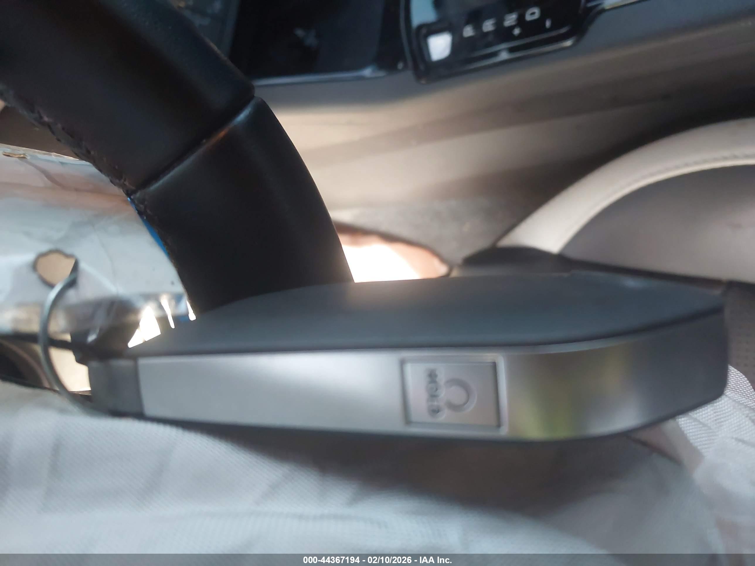 KIA K5 image 11