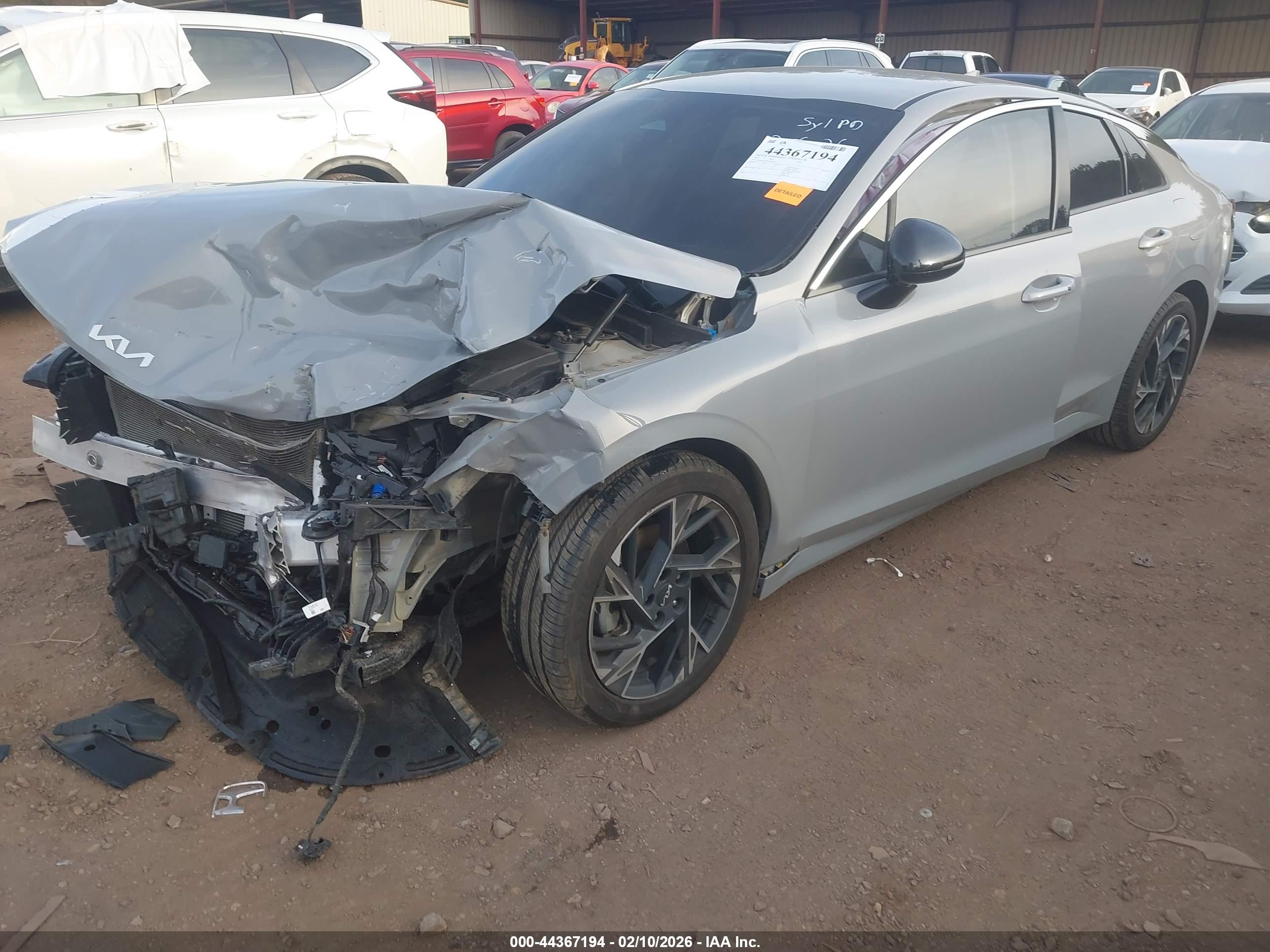 KIA K5 image 2