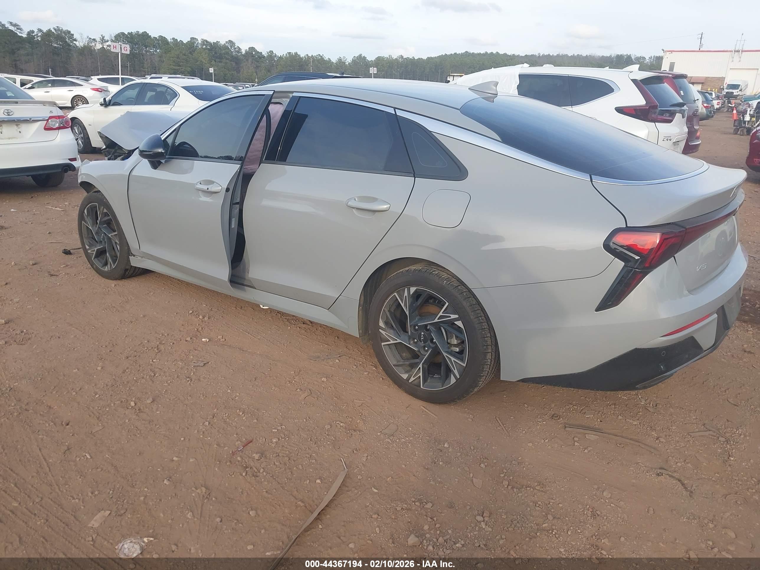 KIA K5 image 3