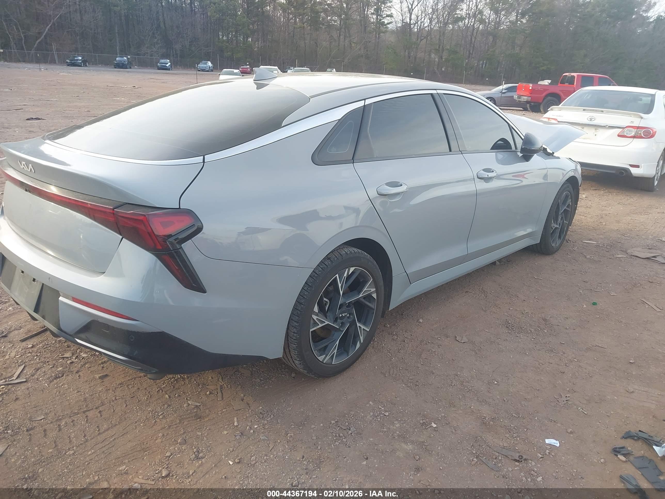 KIA K5 image 4
