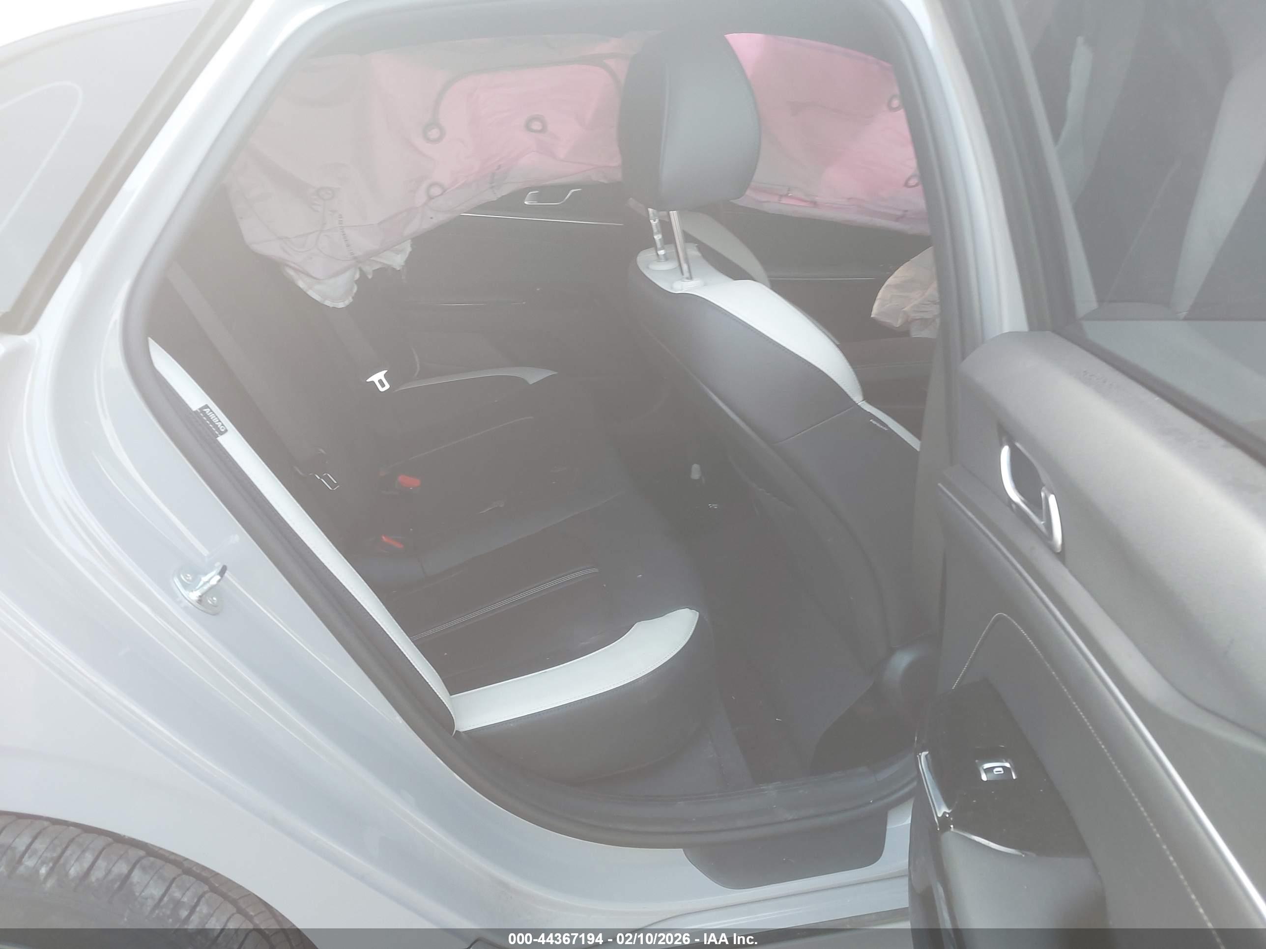 KIA K5 image 8