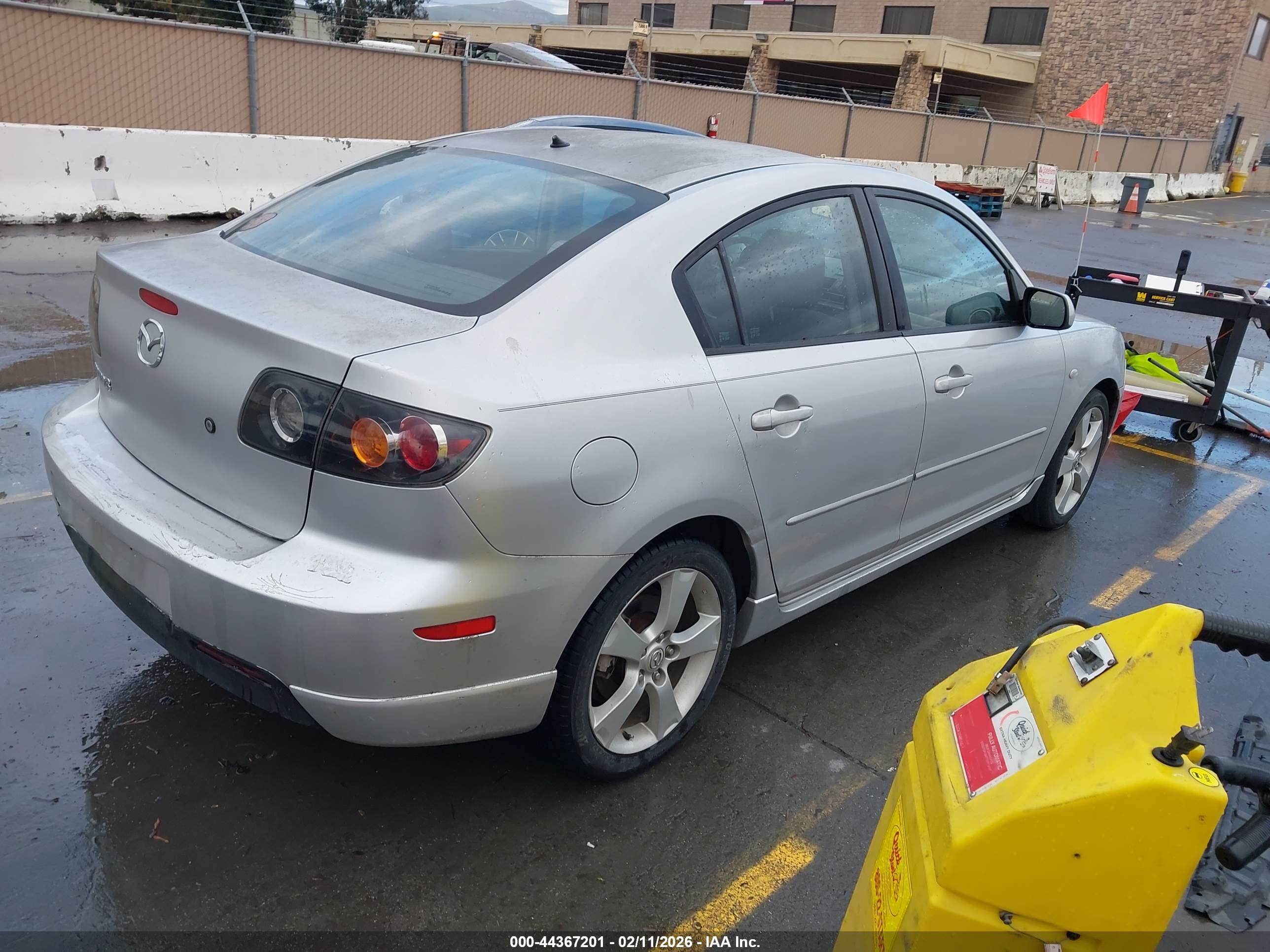 MAZDA MAZDA3 image 4