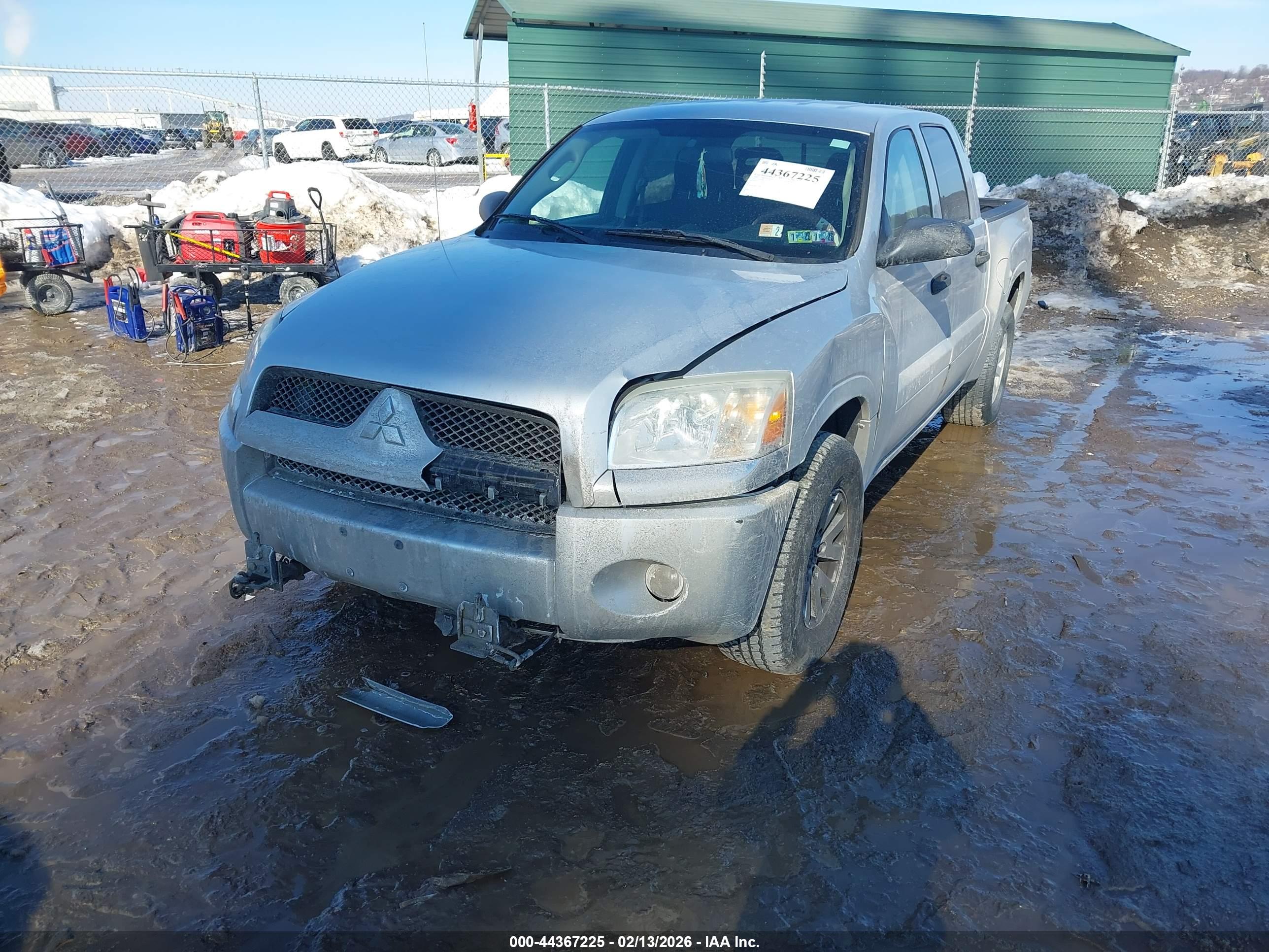 MITSUBISHI RAIDER image 2