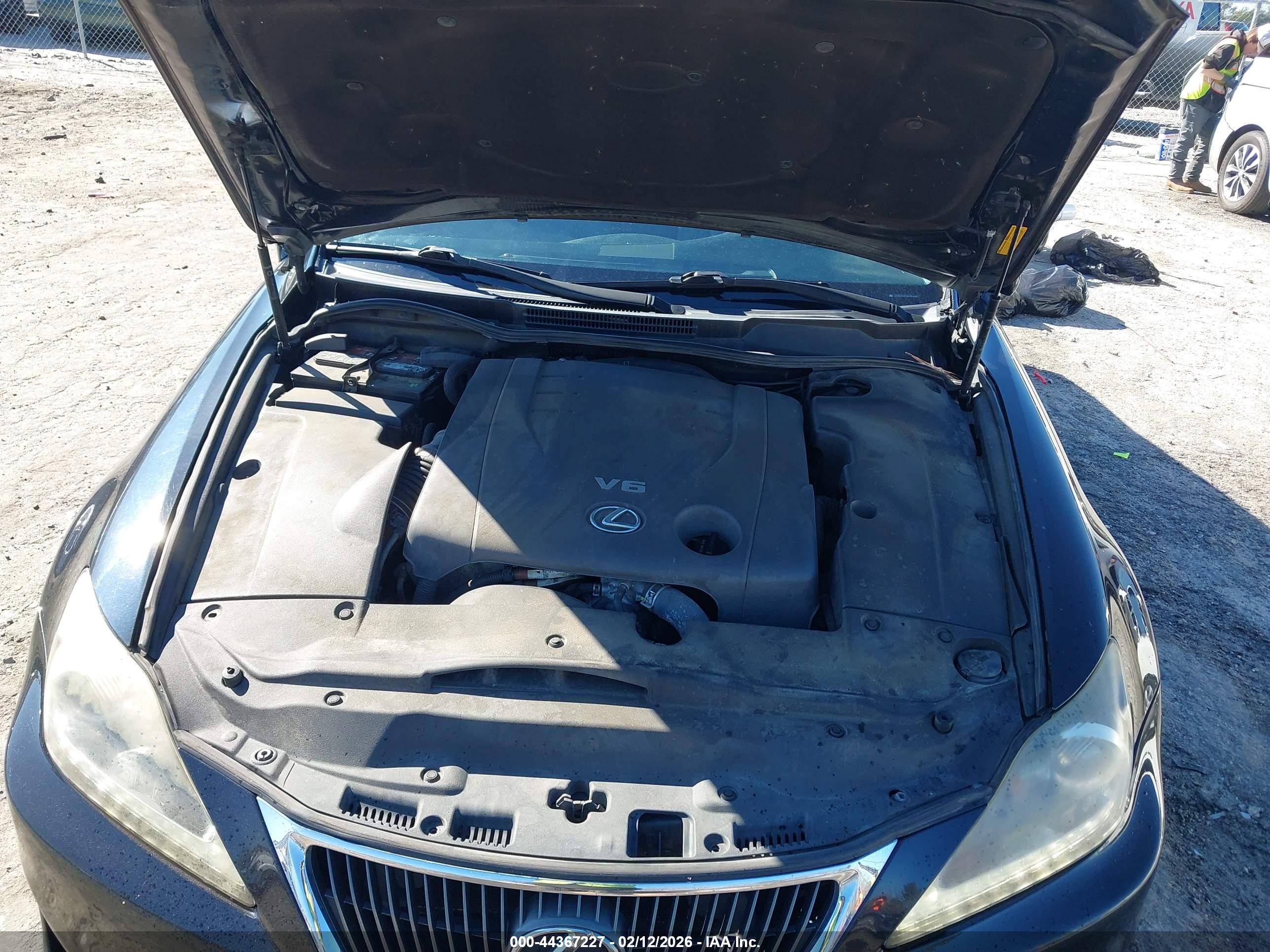 LEXUS IS image 10