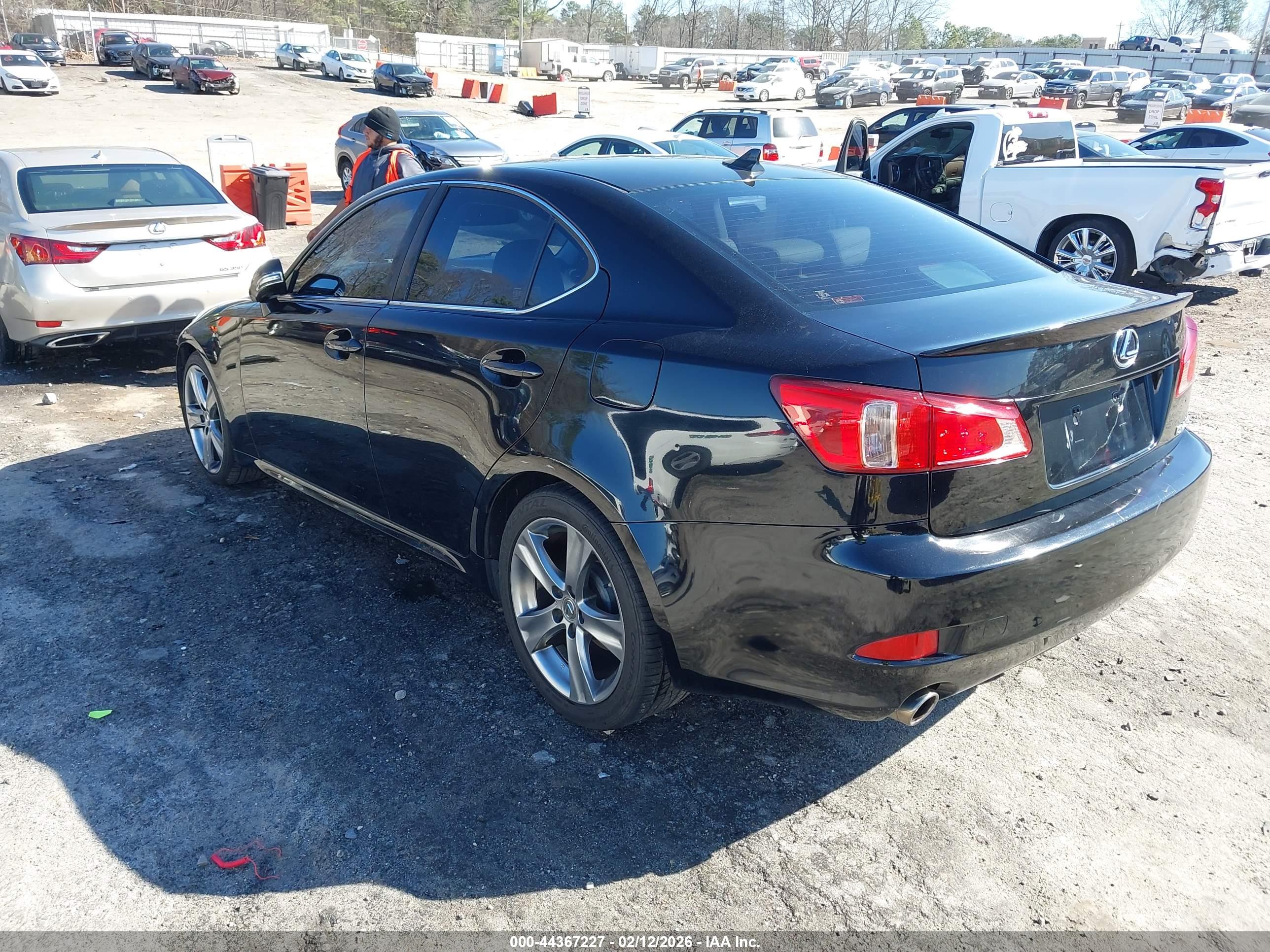 LEXUS IS image 3