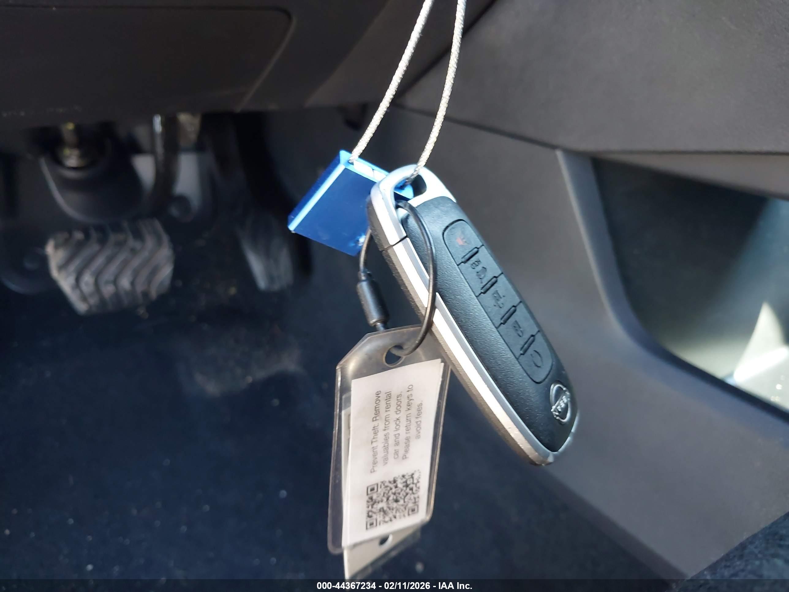 NISSAN ROGUE image 11