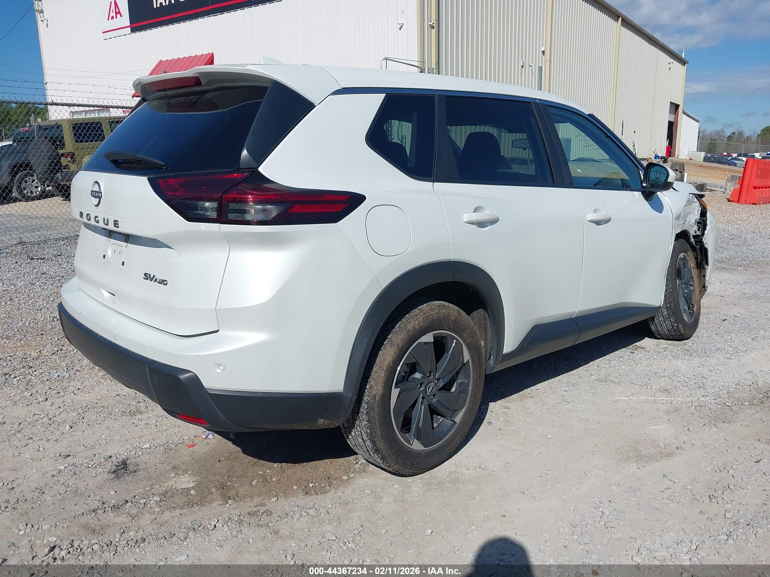 NISSAN ROGUE image 4