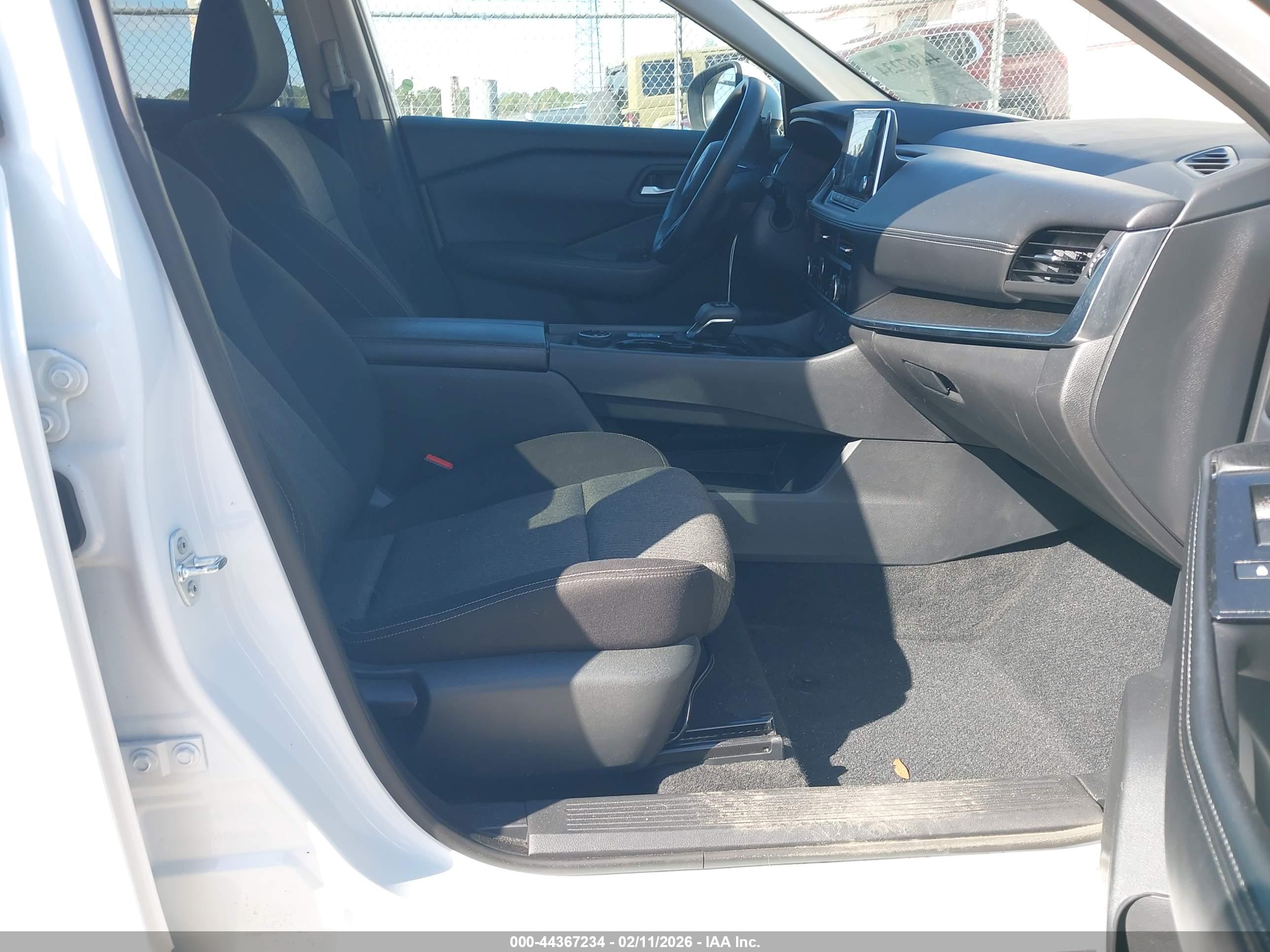 NISSAN ROGUE image 5