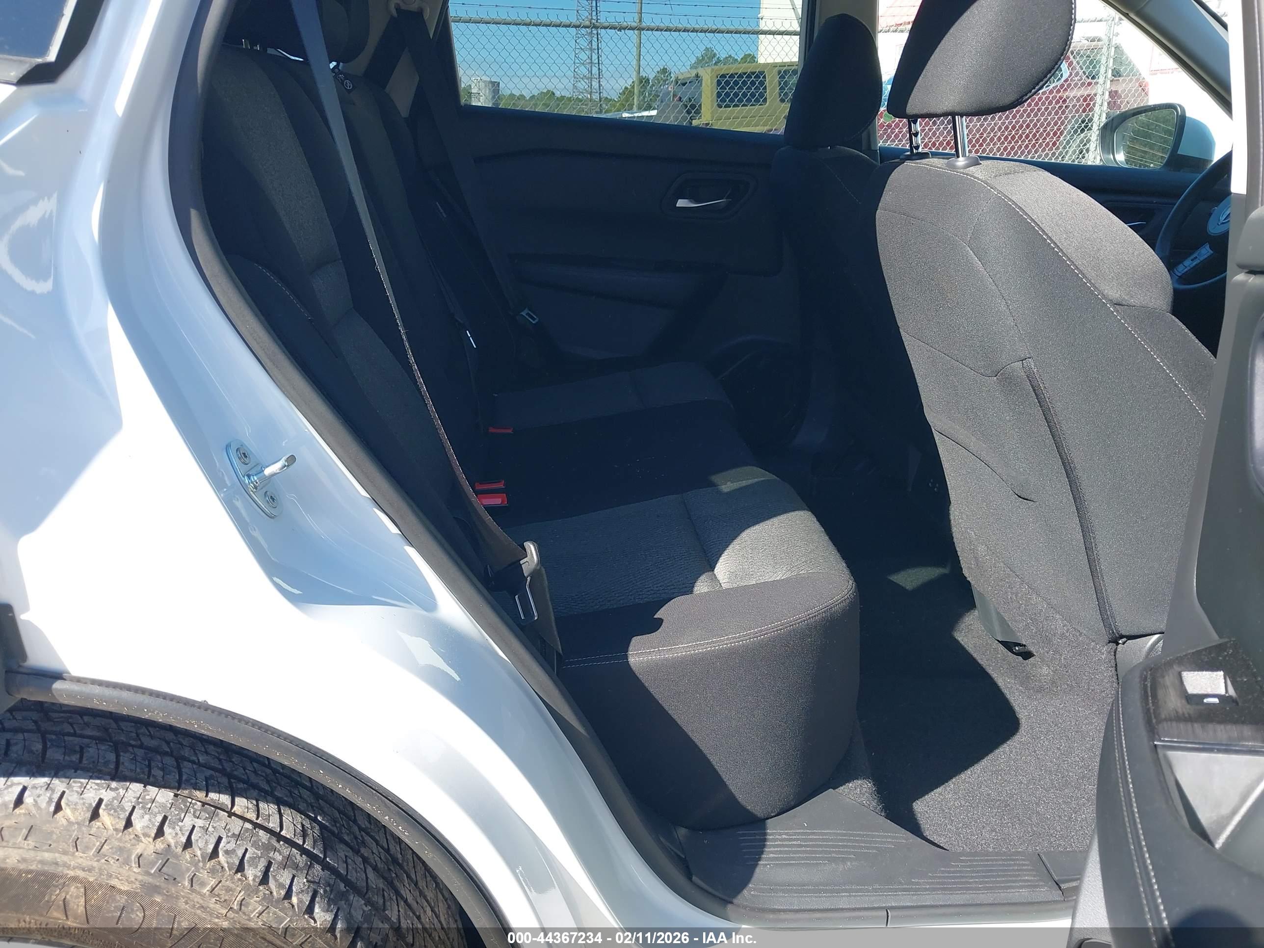 NISSAN ROGUE image 8