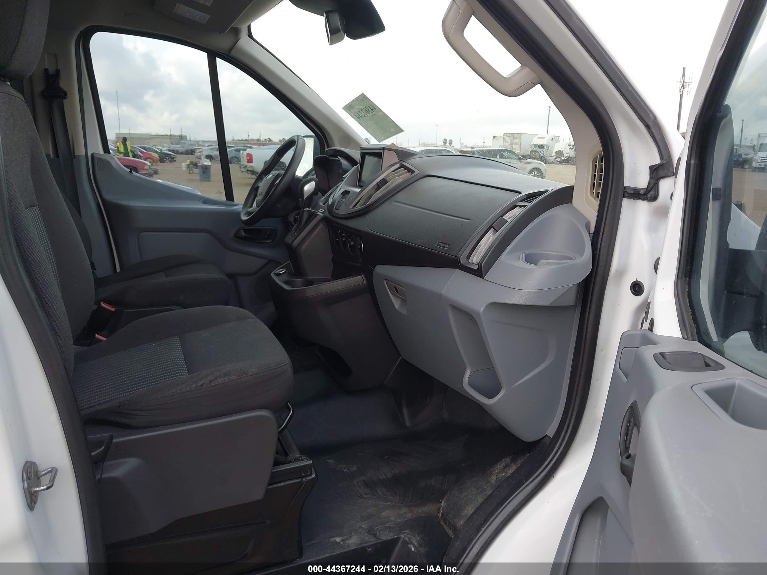 FORD TRANSIT-250 image 5